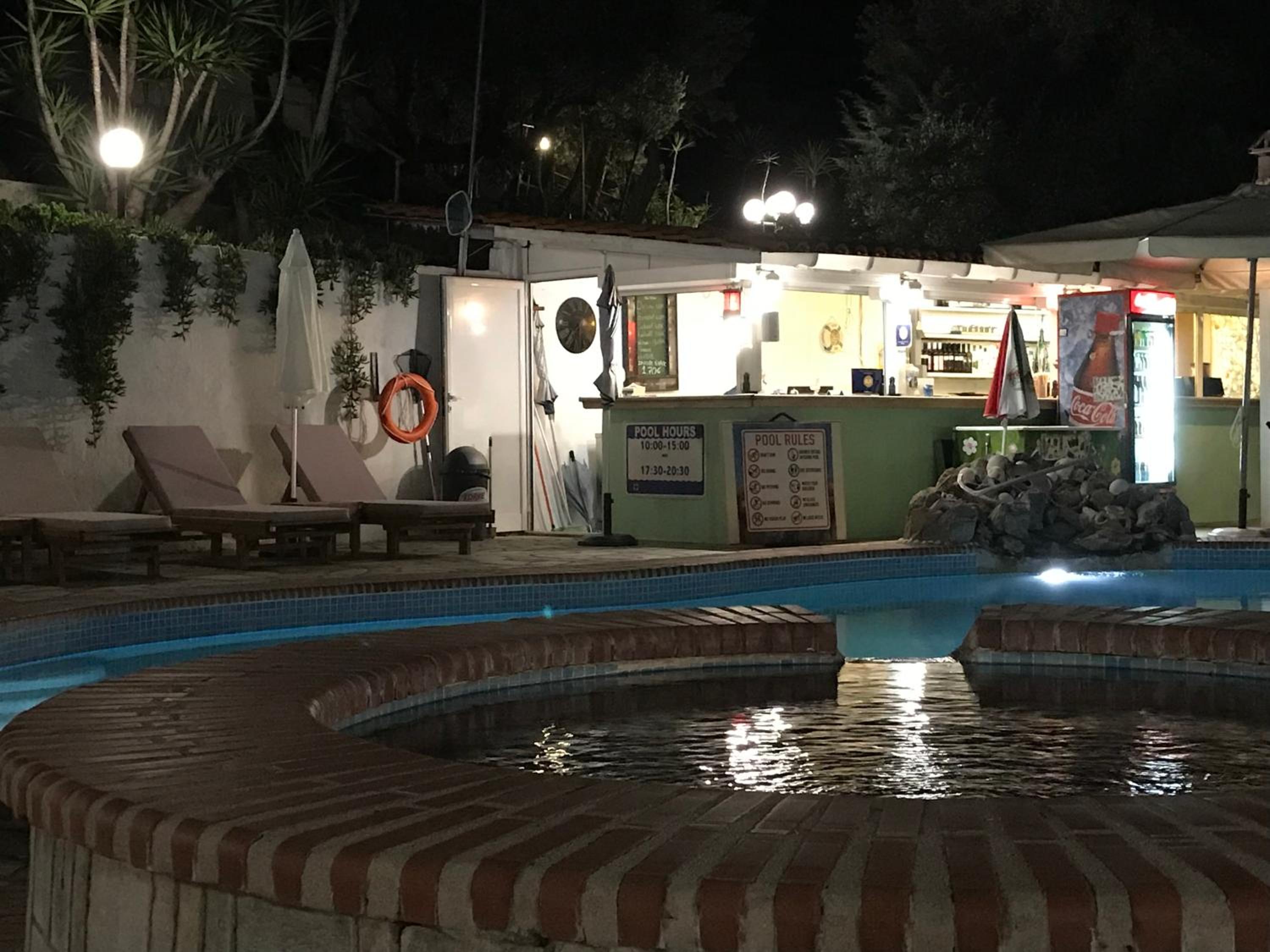 Dias Apartments
