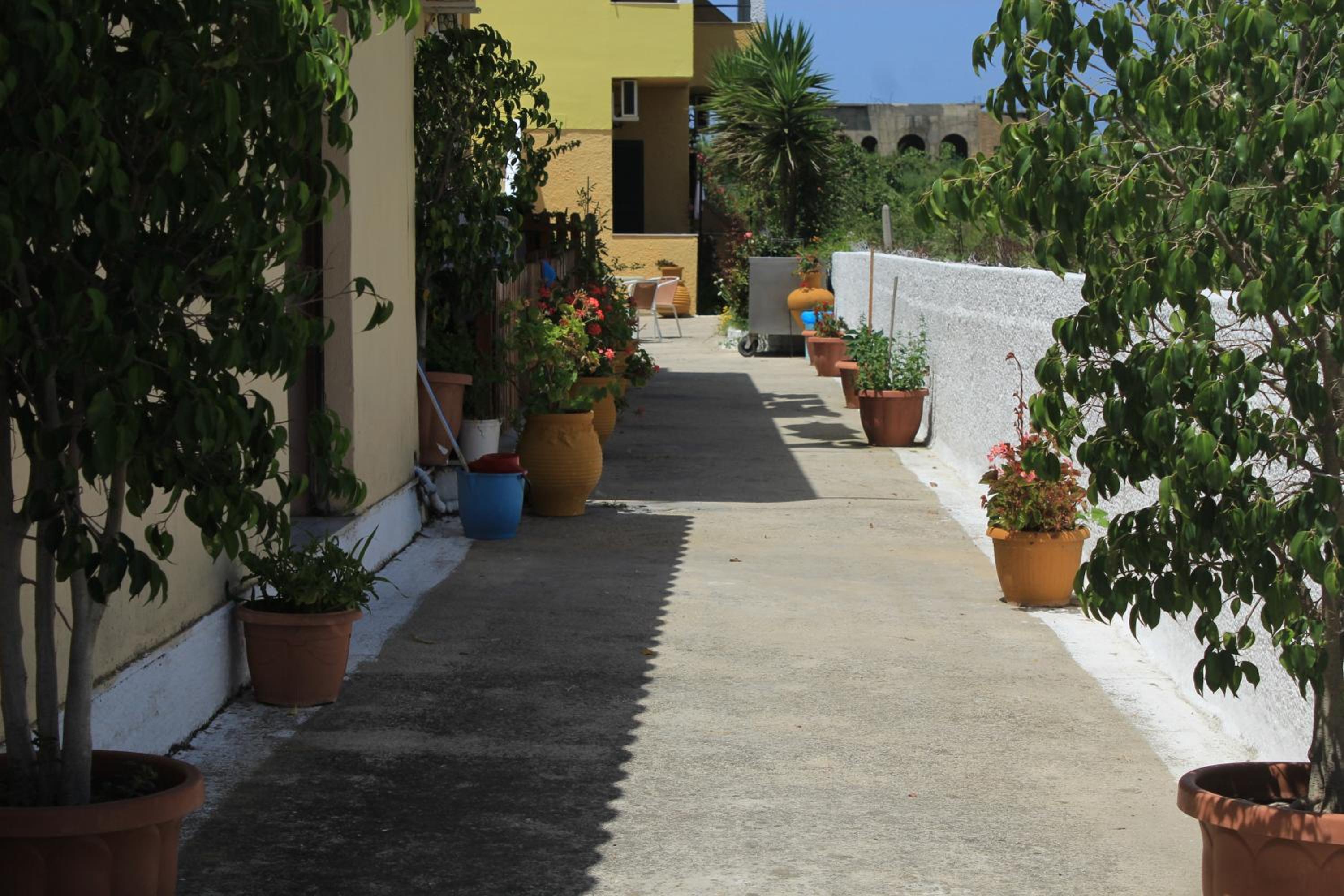 Chrysanthi Melitsa apts.