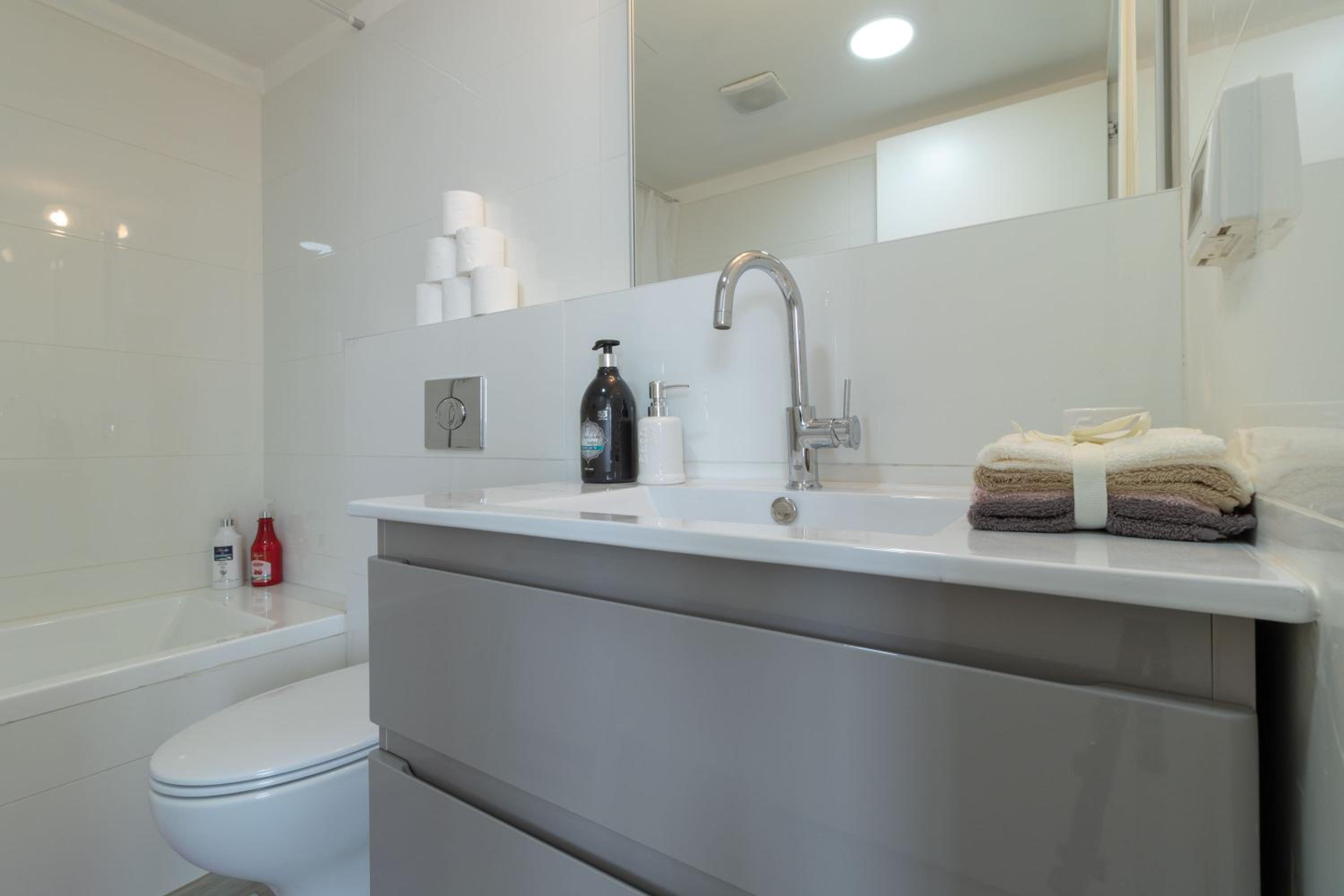 Enjoy Views of Jerusalem from Chic Flat