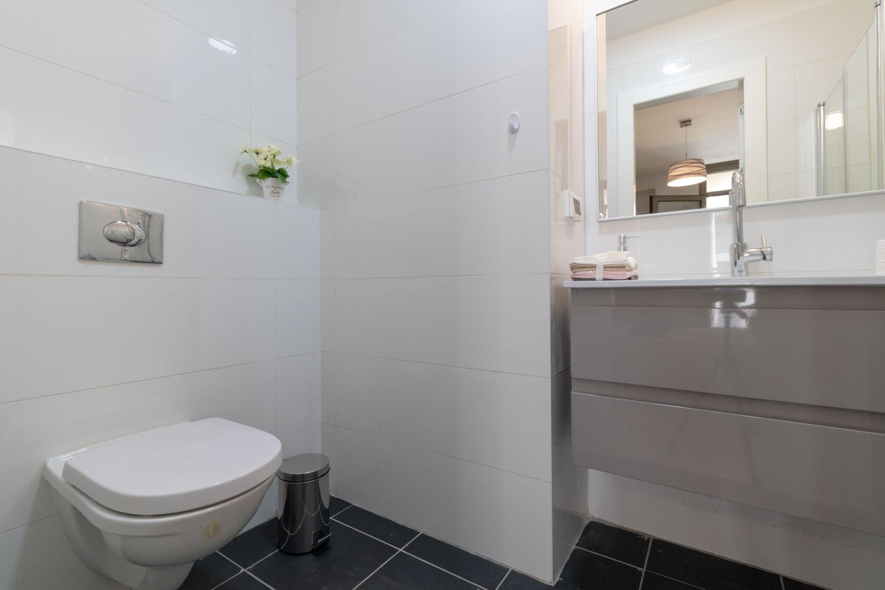 Enjoy Views of Jerusalem from Chic Flat