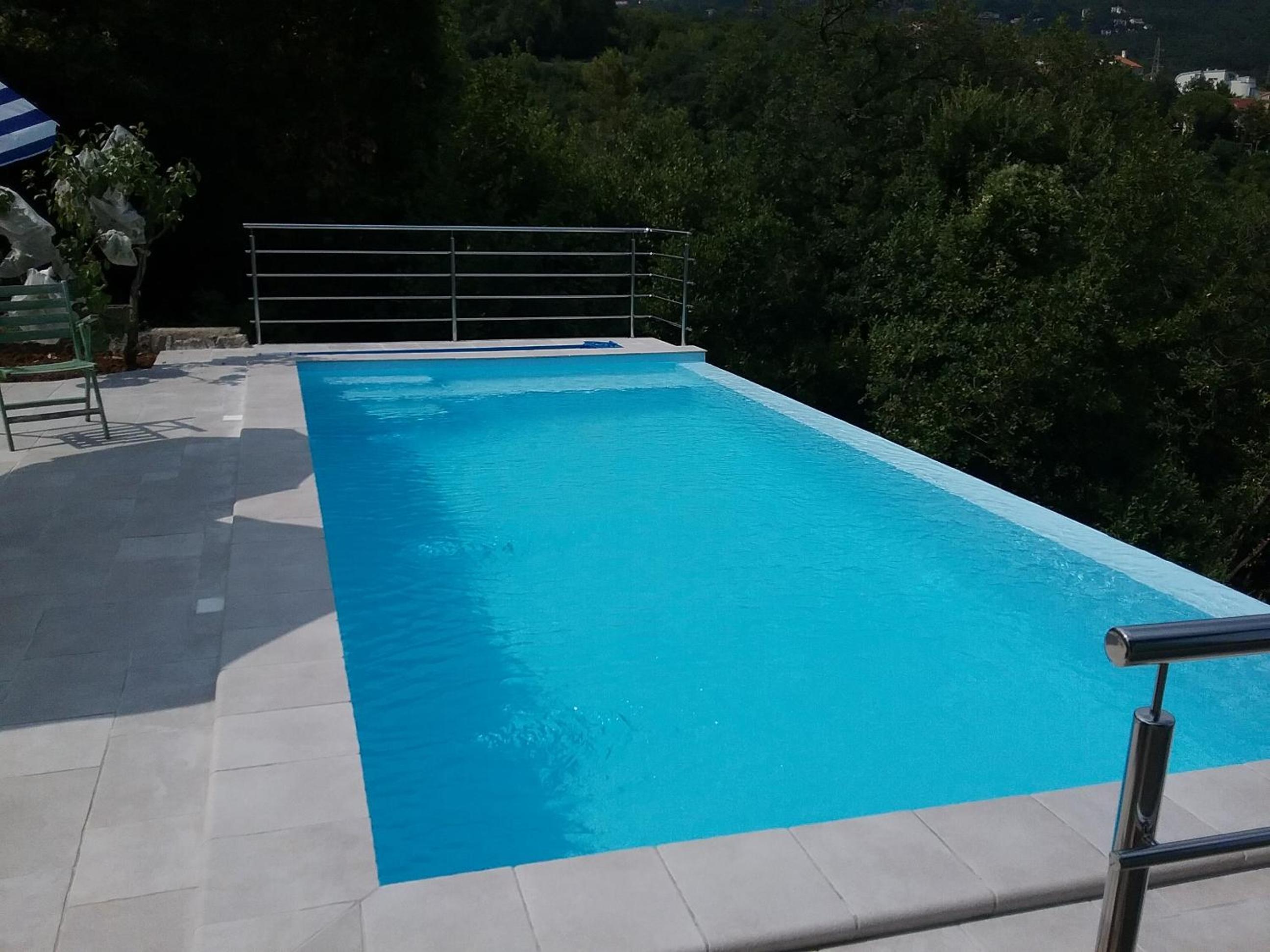Tranquity Studio Apartment Ika view 2