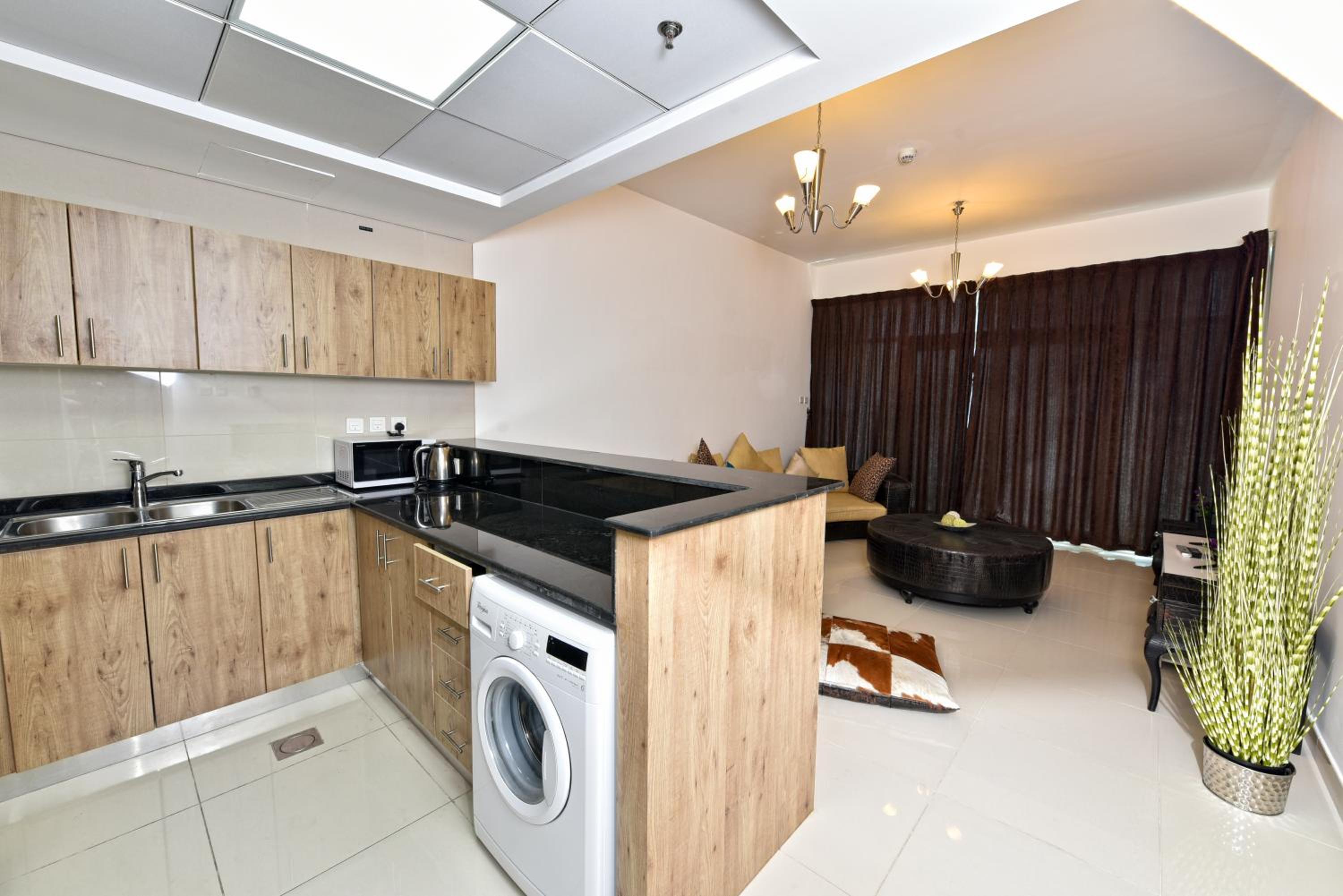 Golden Stay Vacation Homes continental tower marina