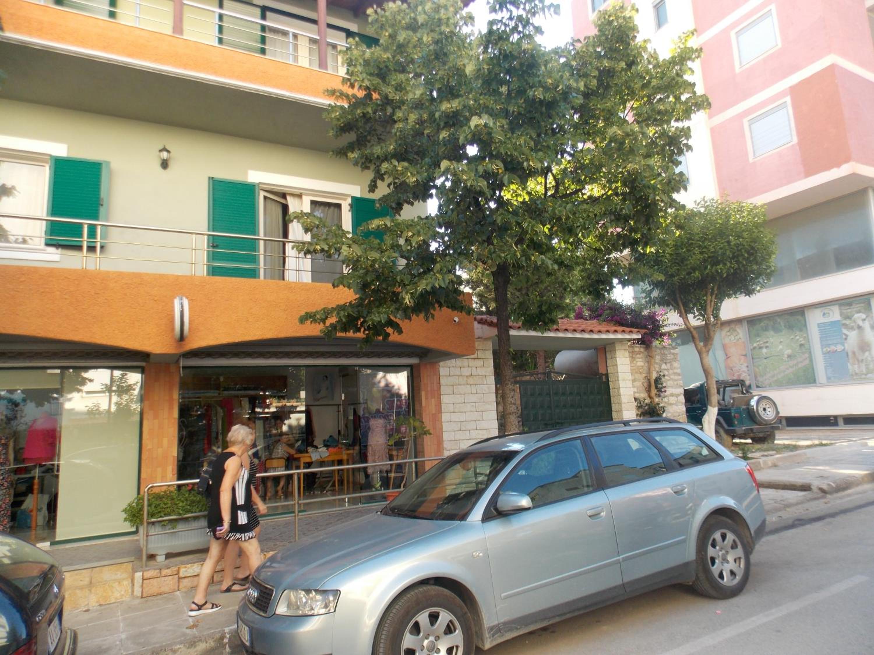 Elvin Apartments photo 2