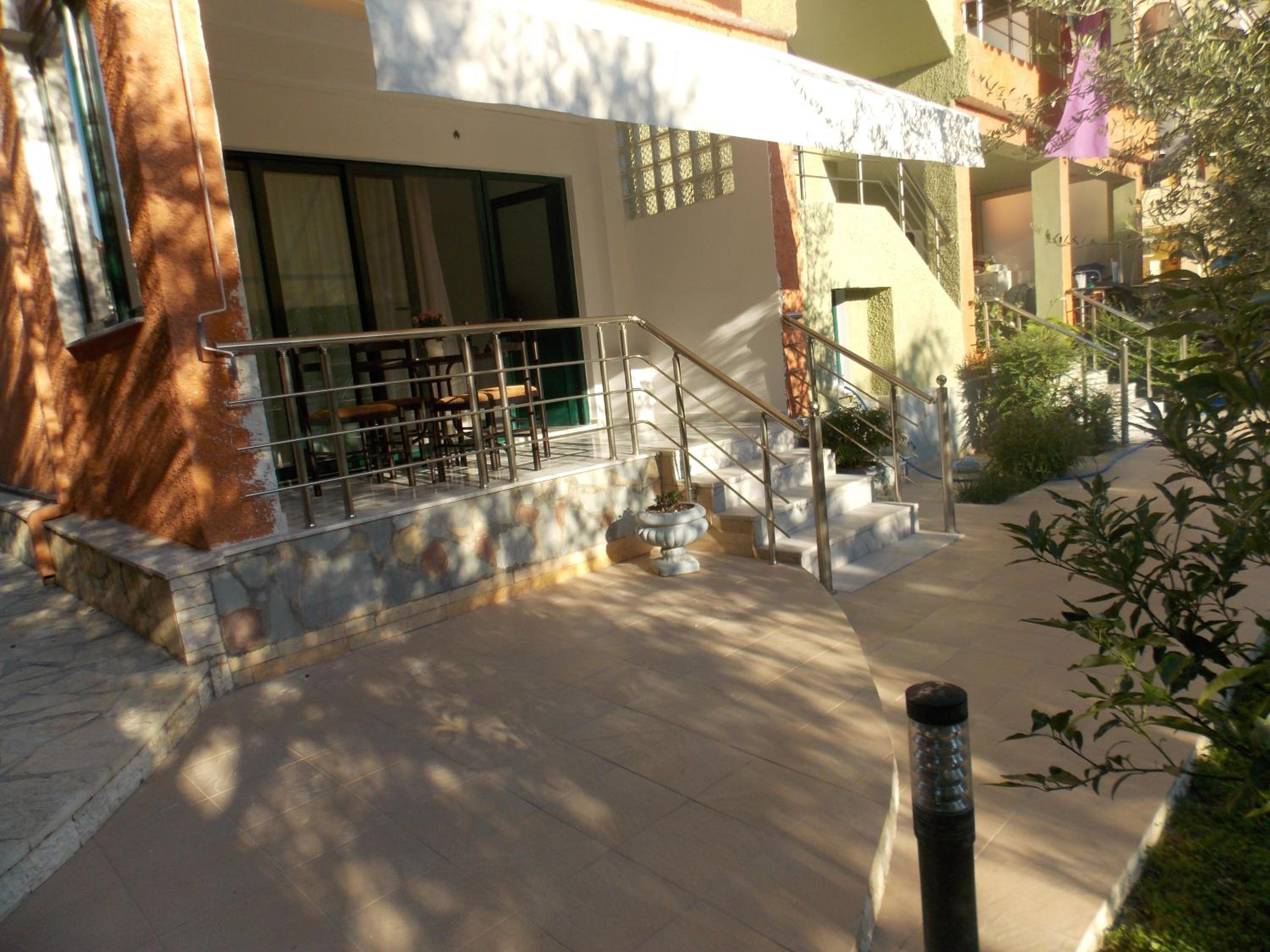Elvin Apartments photo 3