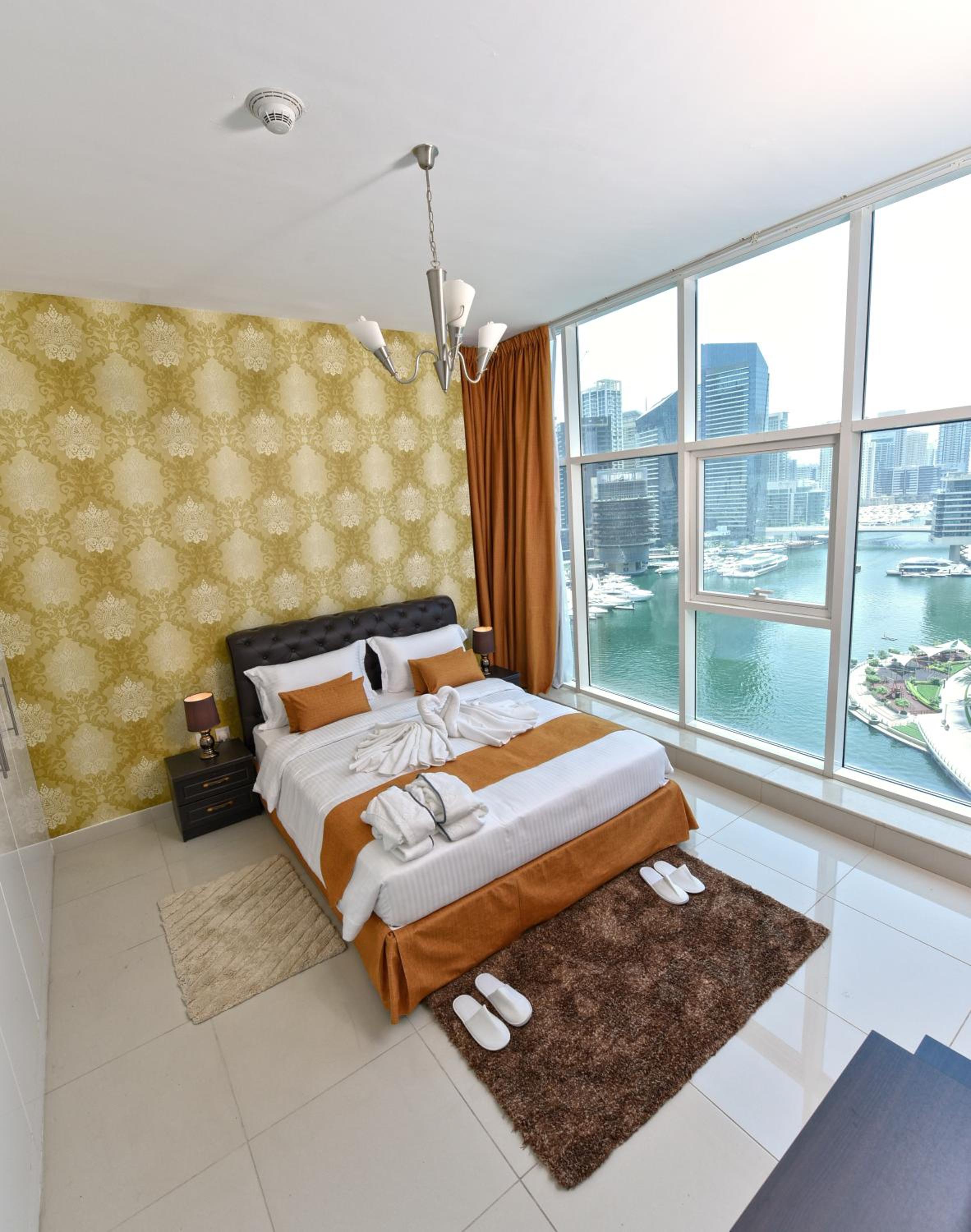 Golden Stay Vacation Homes continental tower marina