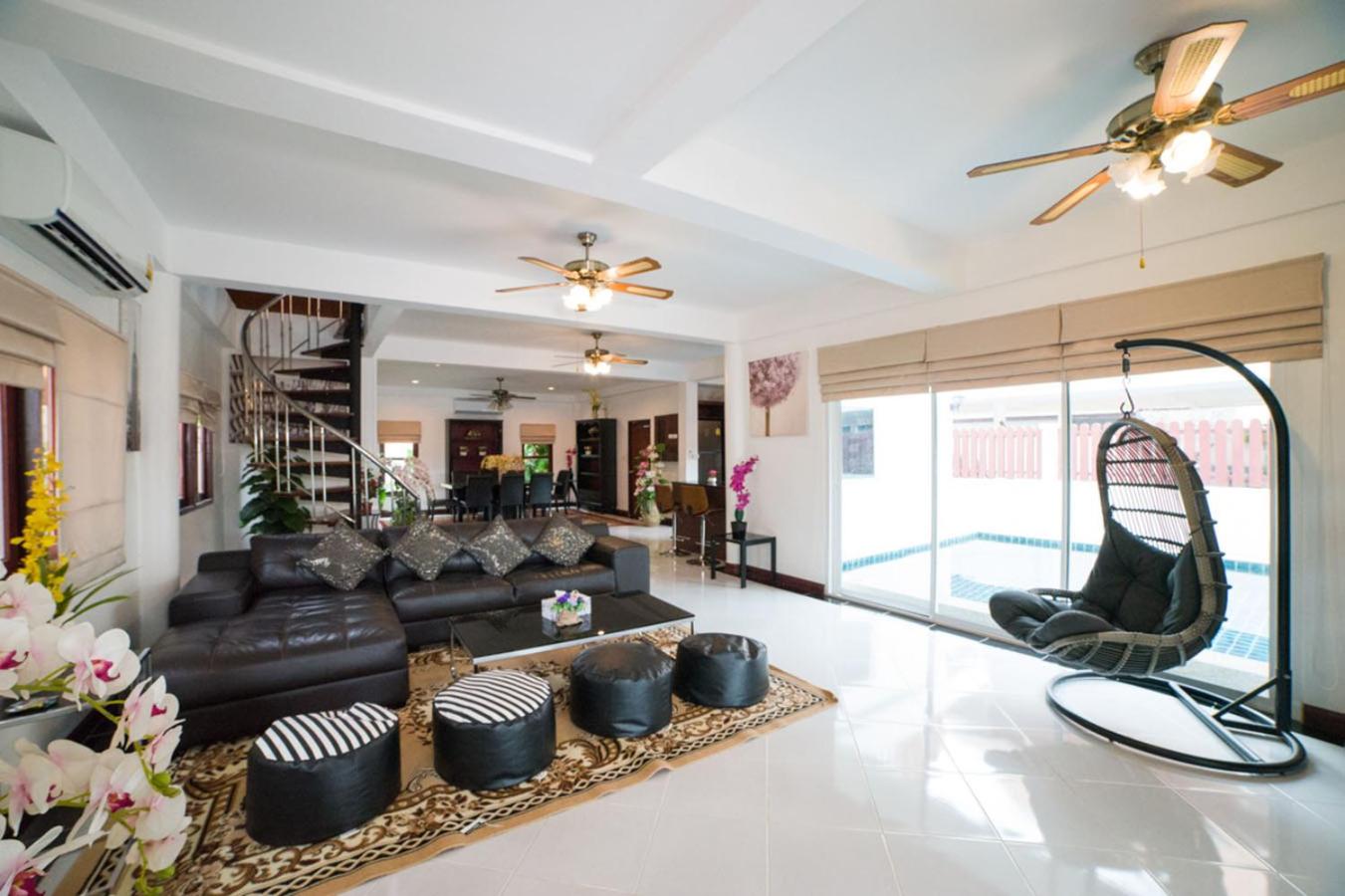 Naiyang Beach Private Pool Villa