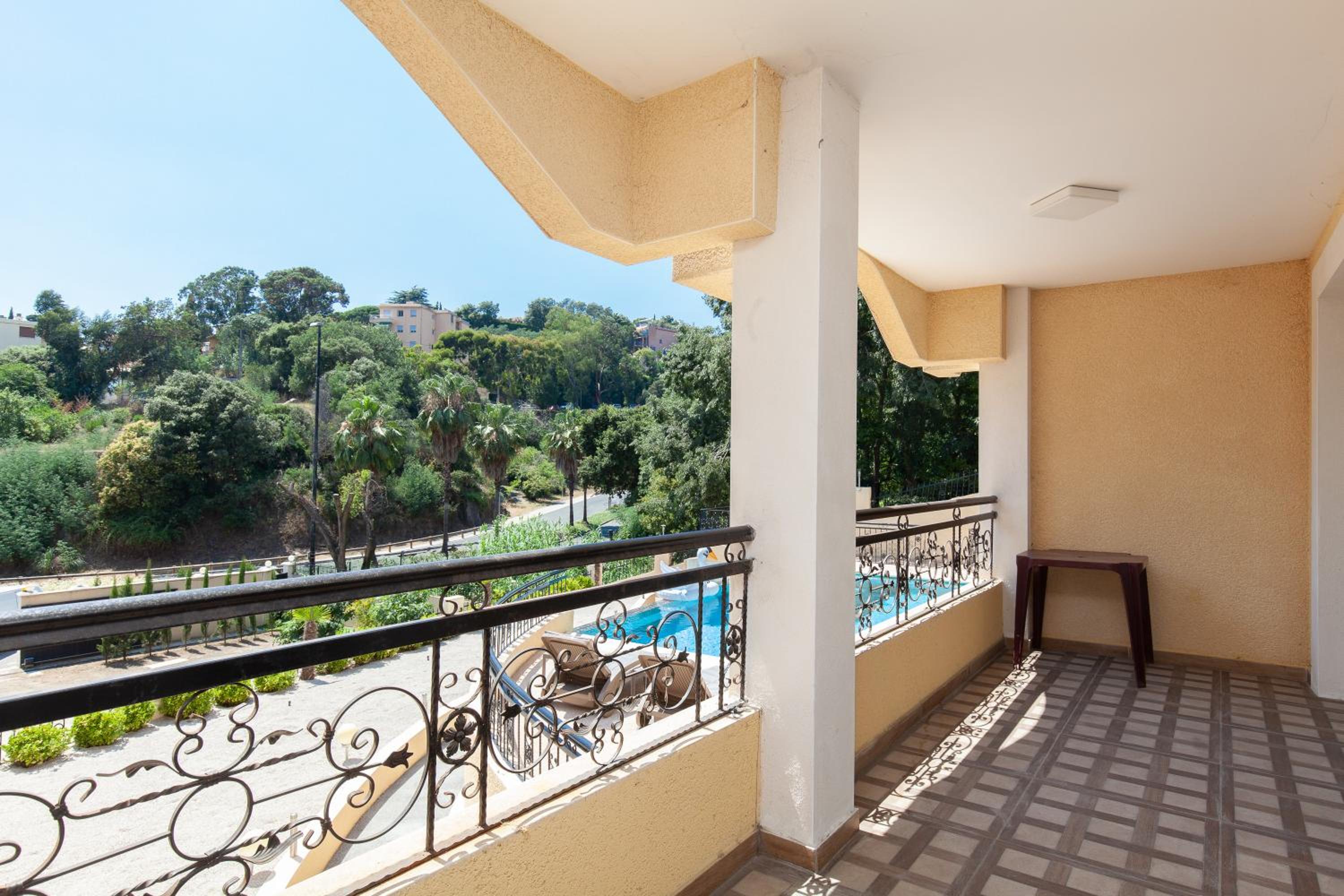 balcony