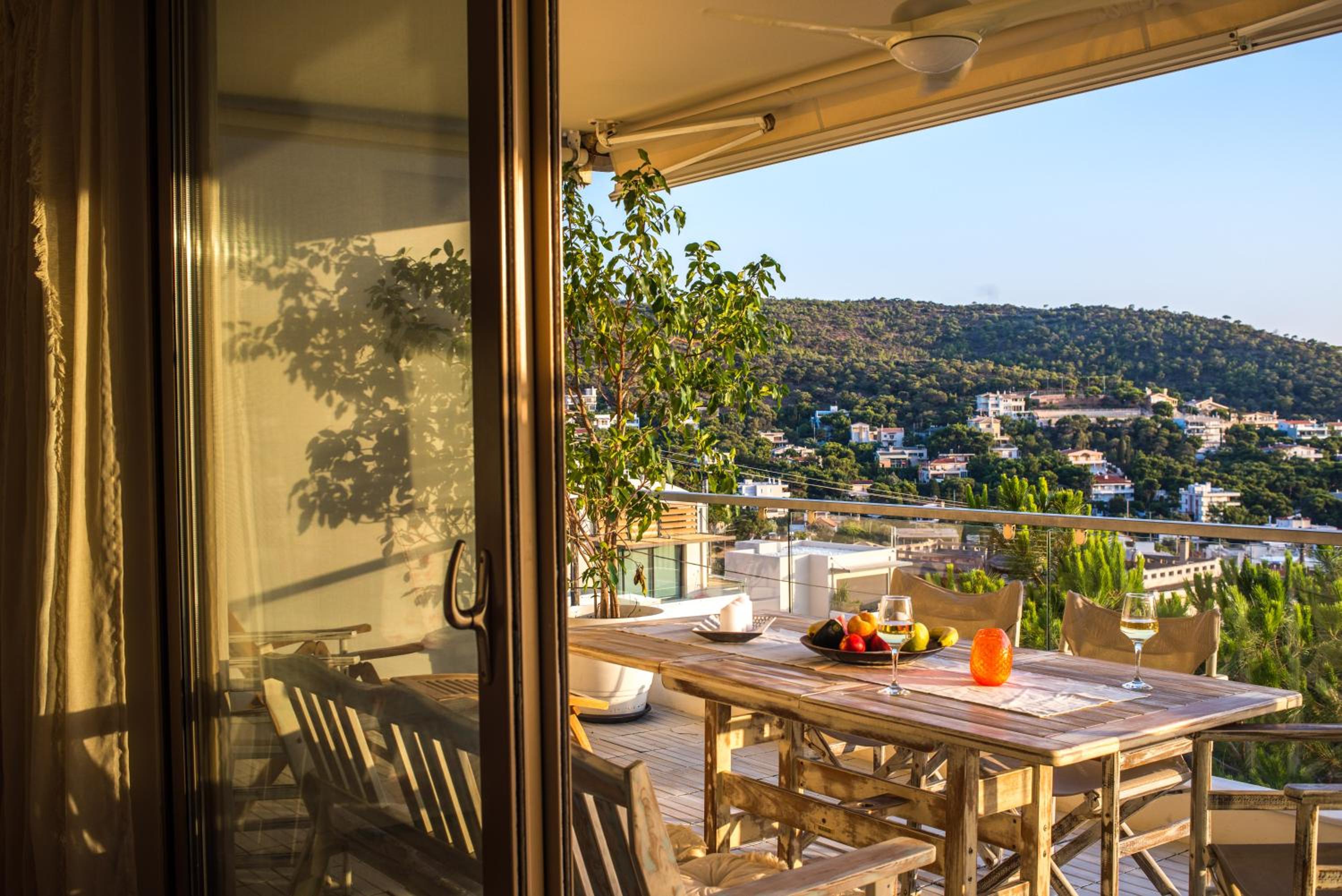 Modern Apartment with sea view in Saronida photo 1