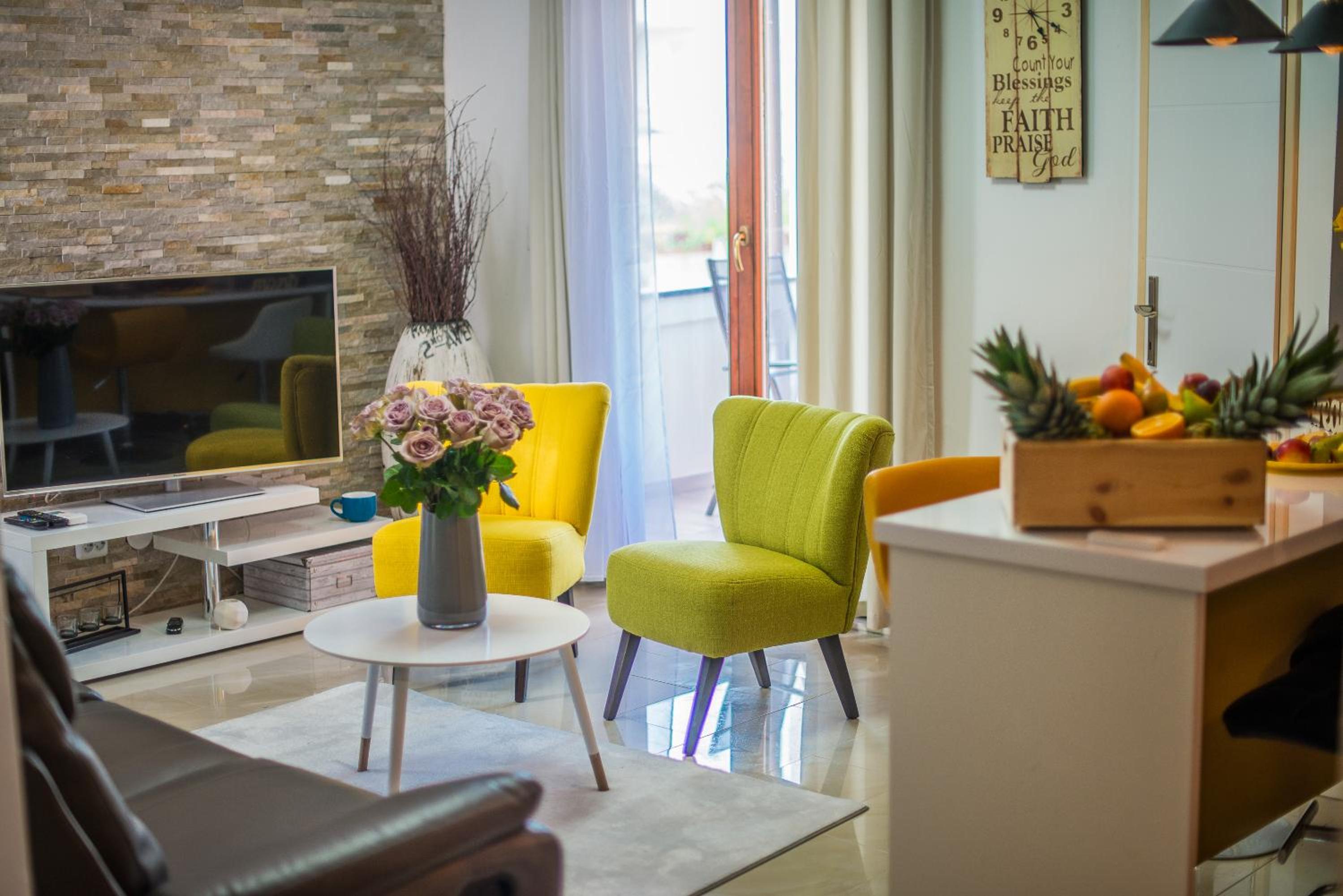 Charming house on the beach and Deluxe Apartment view 5