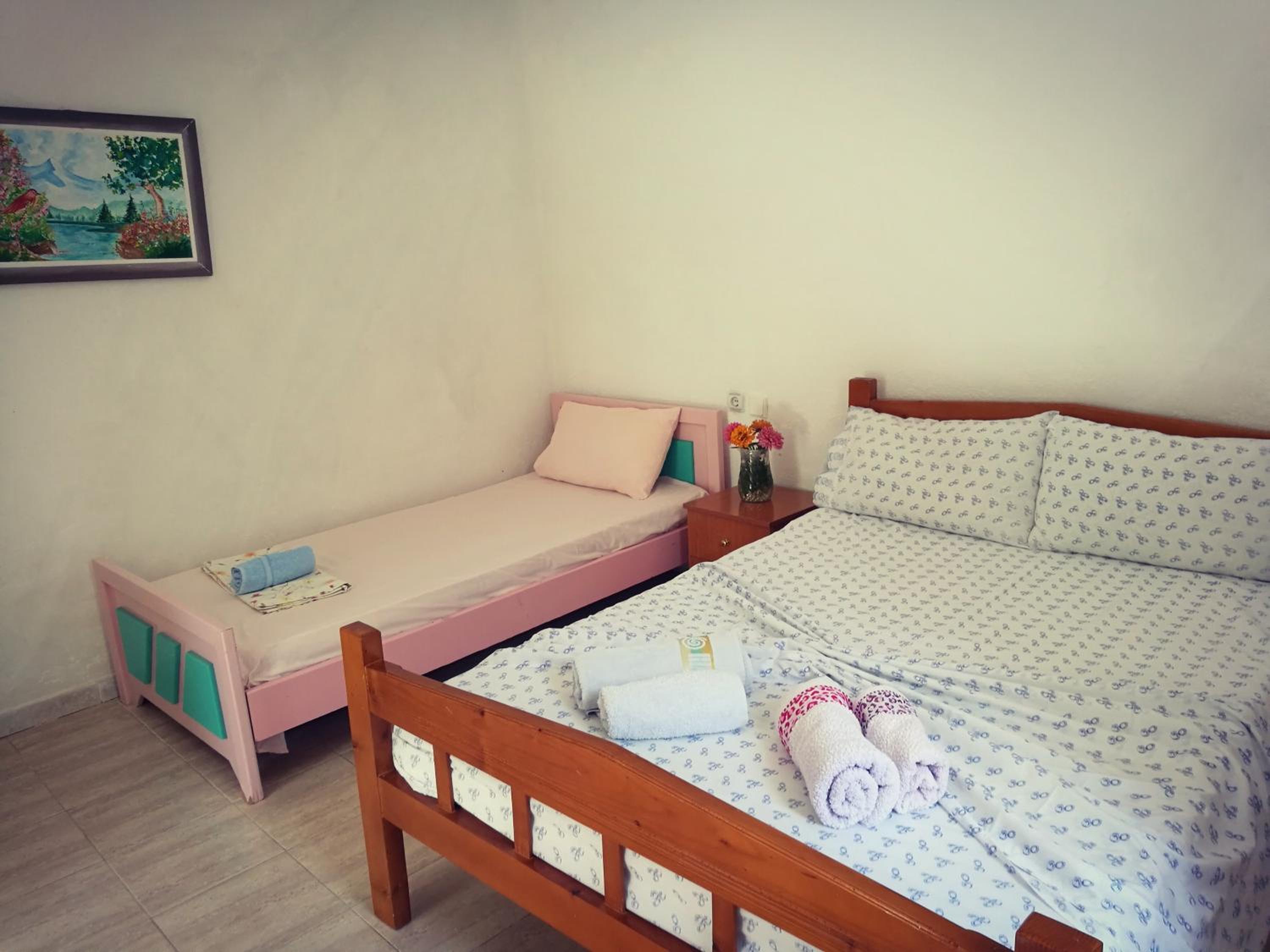 Piqeras Relax Guest House