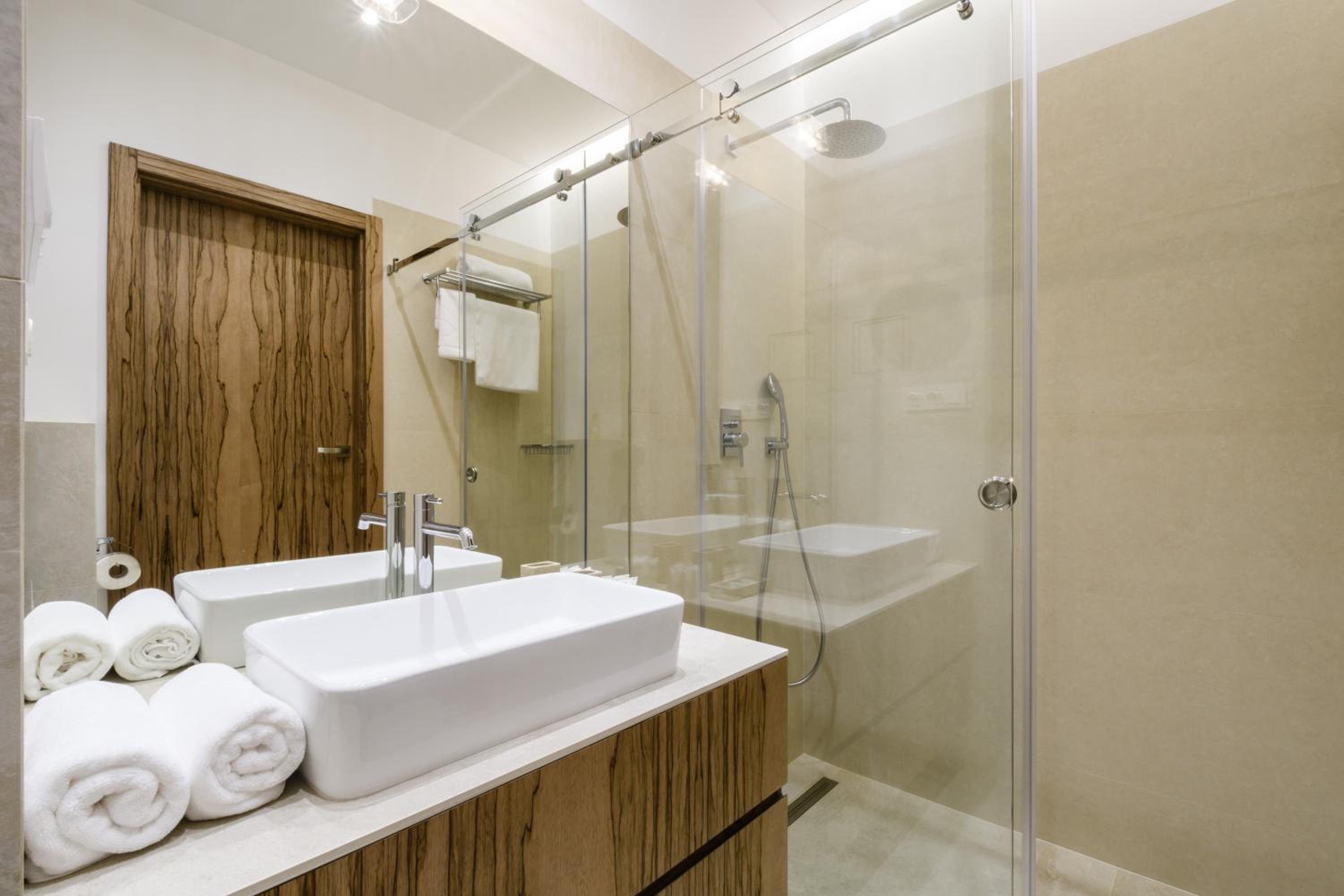 LuxLux Apartments Afara