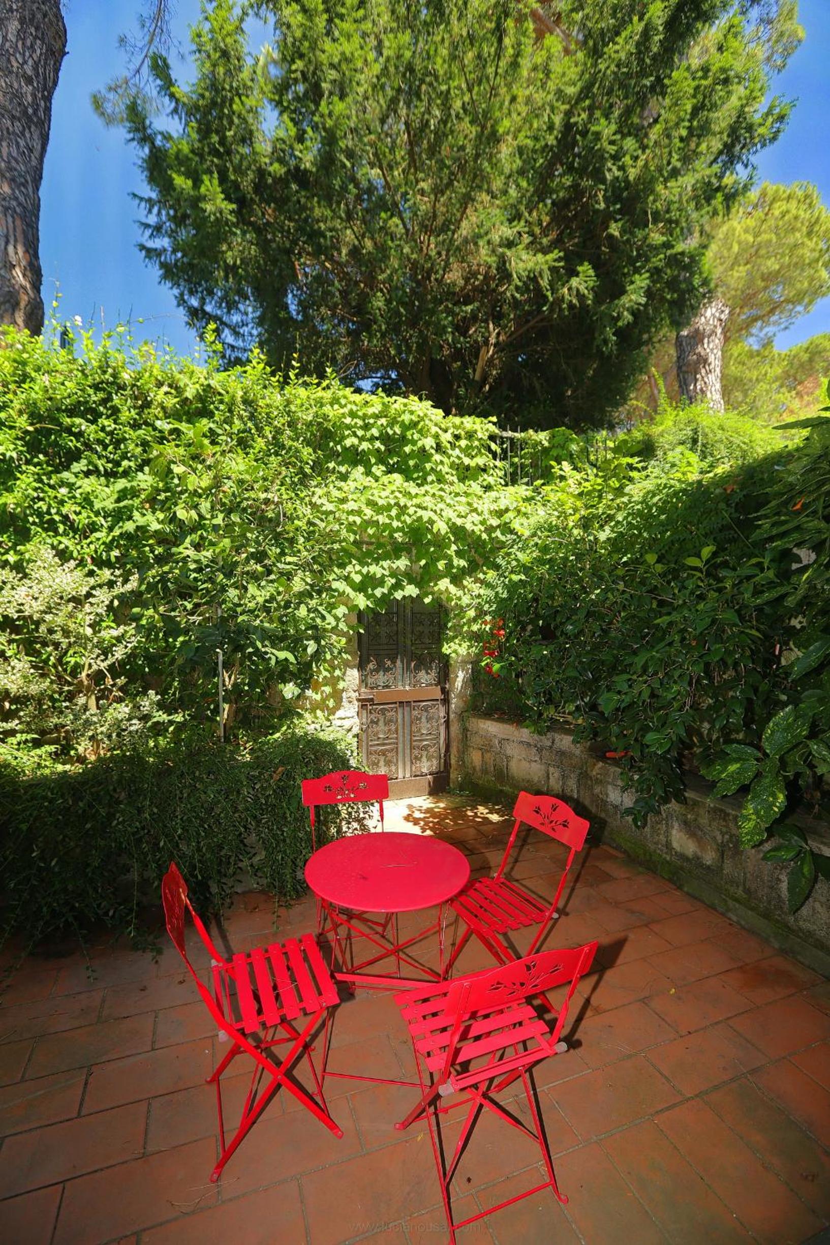 Spaziosa villa bifamiliare