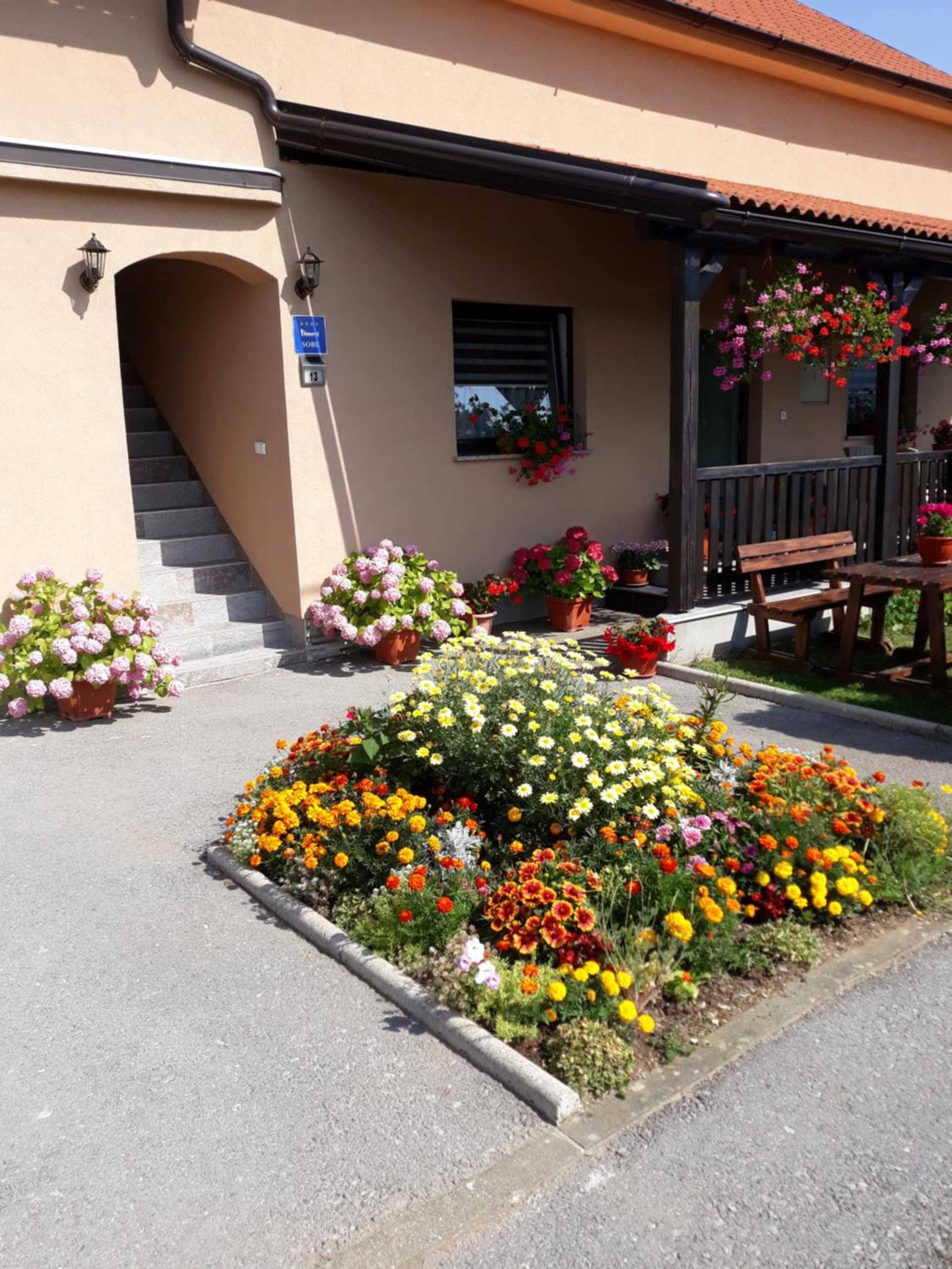 Guest House Vana view 2