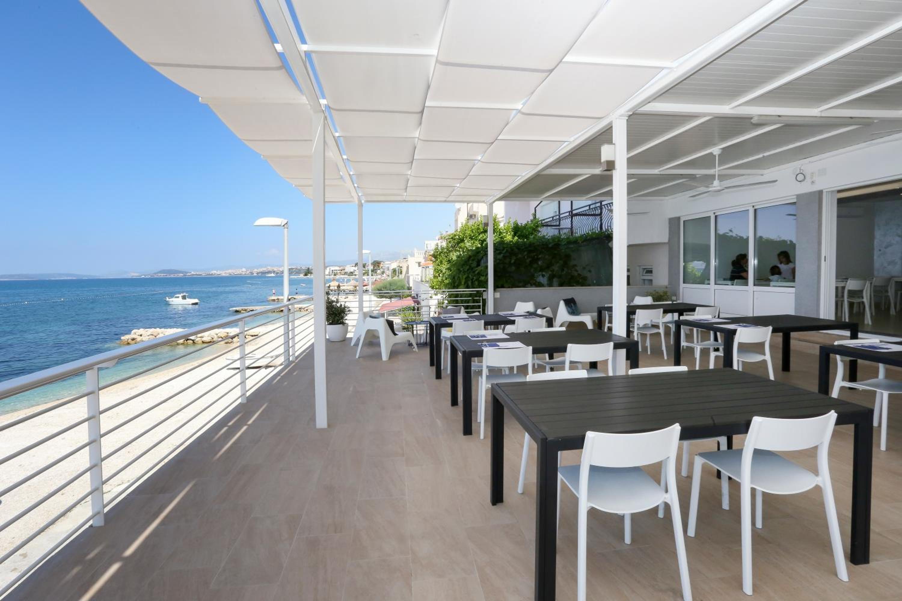 Beach Rooms Split view 5