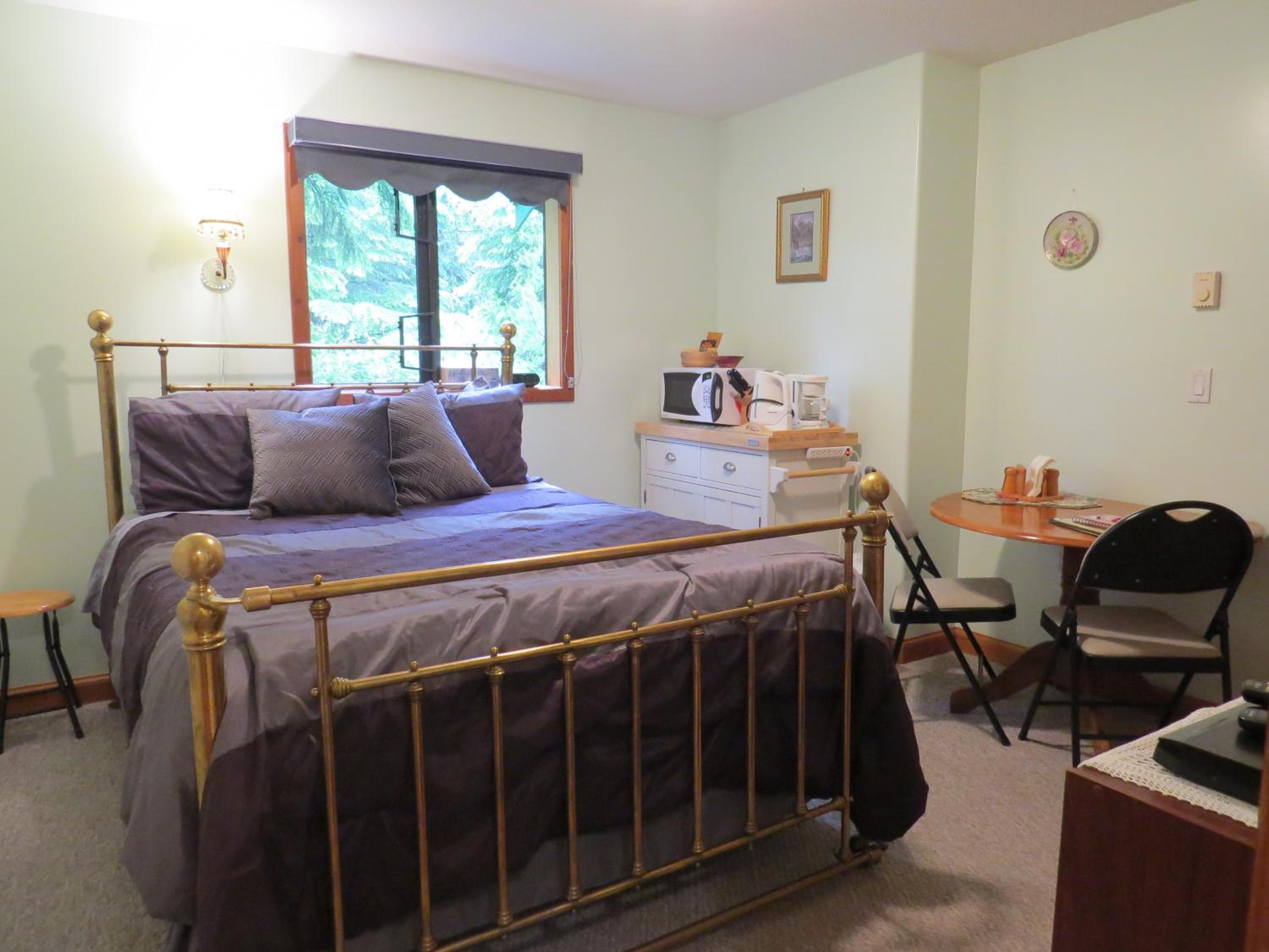 Tofino Vacations - Summerhill Guest House - Property Image 1