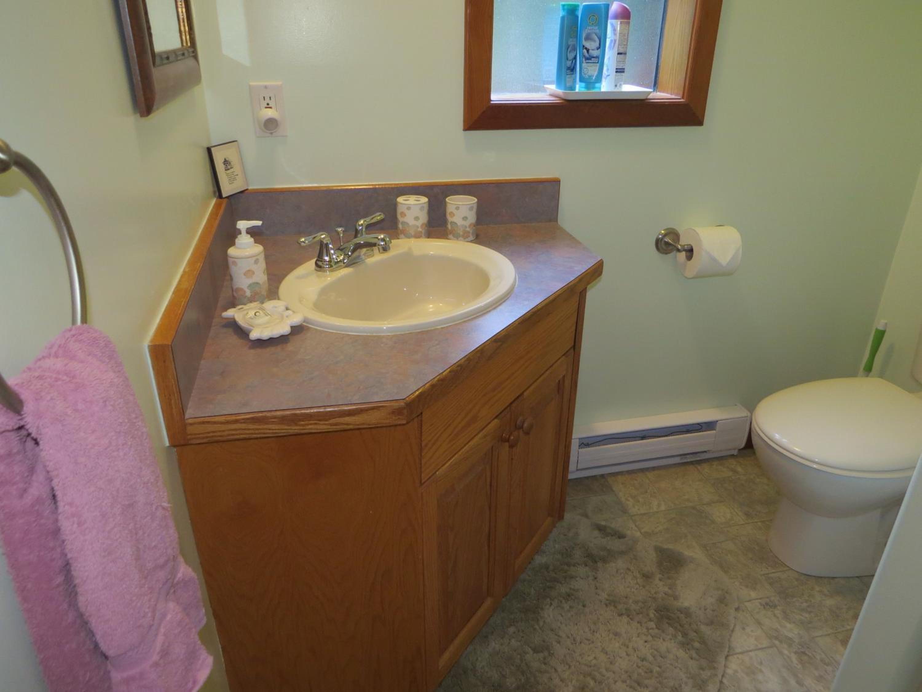 Tofino Vacations - Summerhill Guest House - Property Image 6