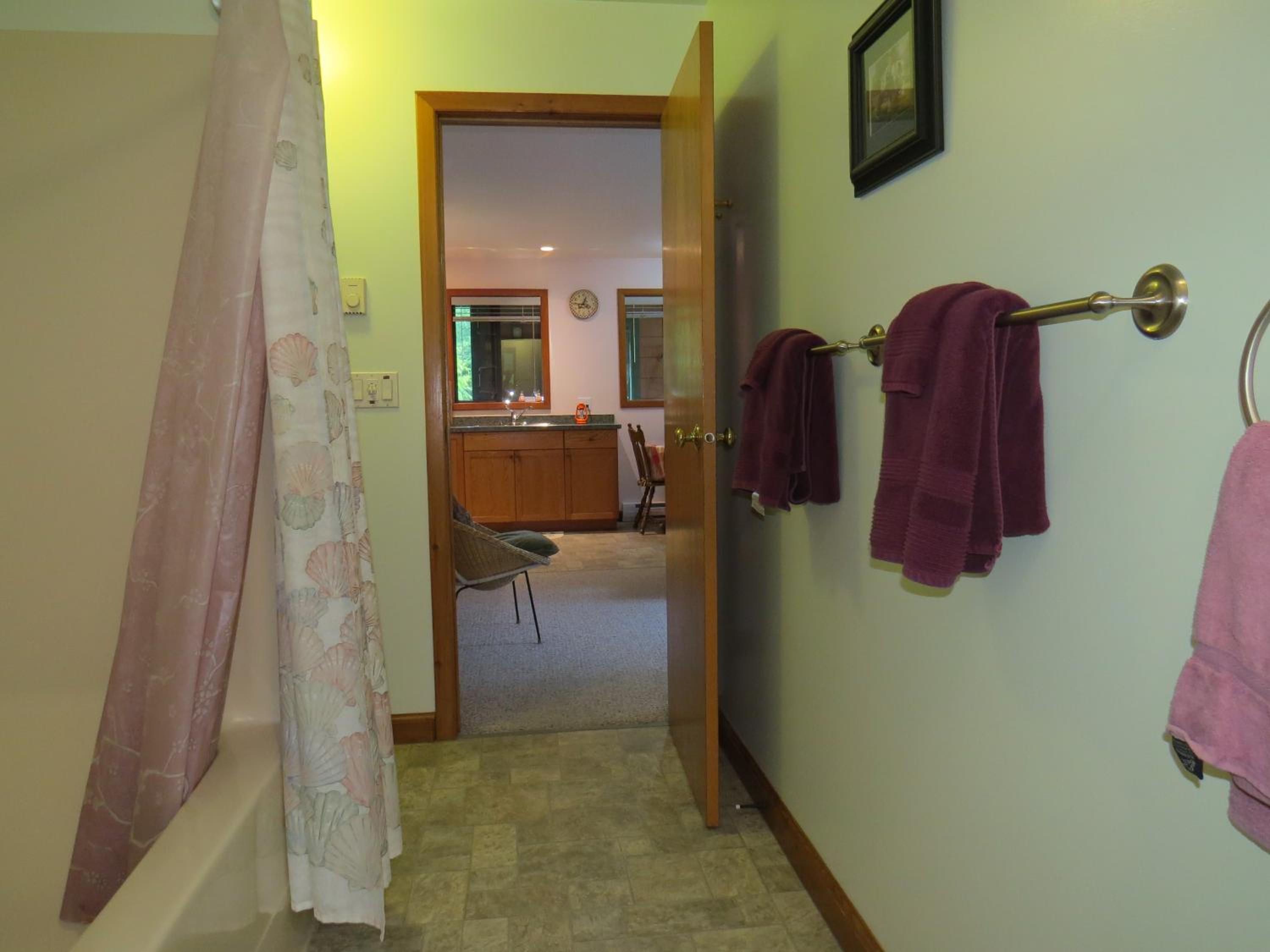 Tofino Vacations - Summerhill Guest House - Property Image 5