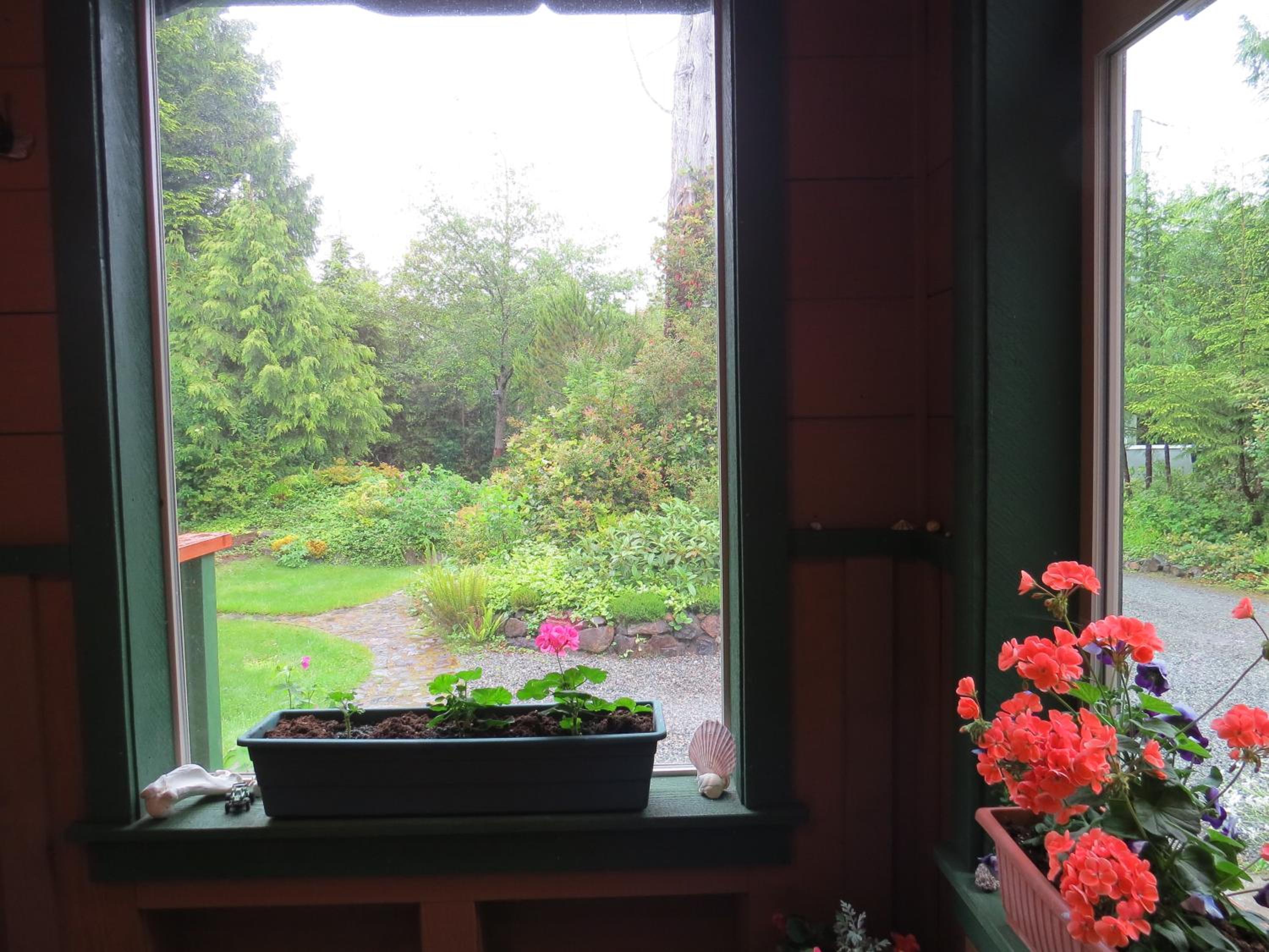 Tofino Vacations - Summerhill Guest House - Property Image 3