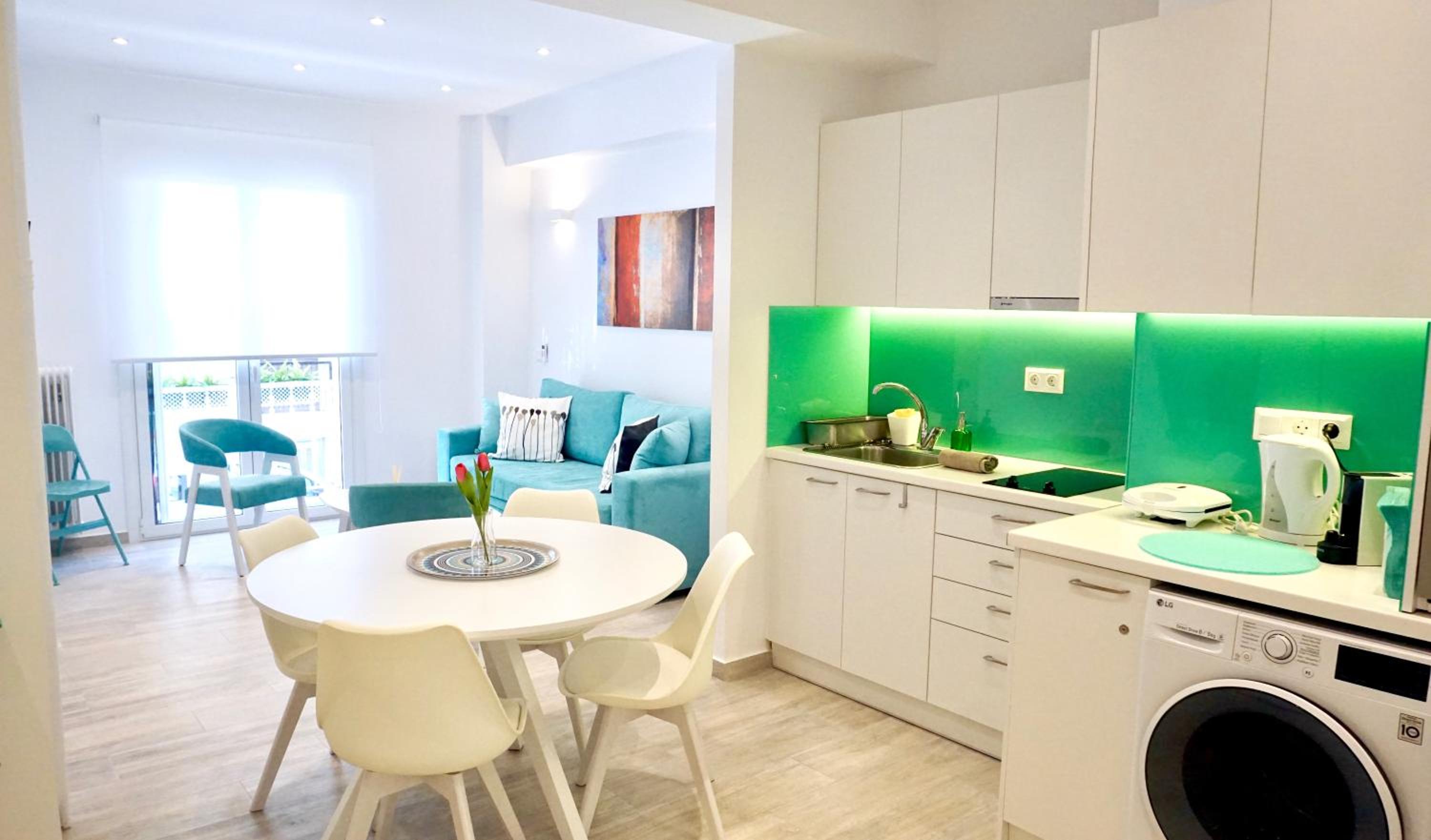 Minimal Fresh Design Apt in Athens