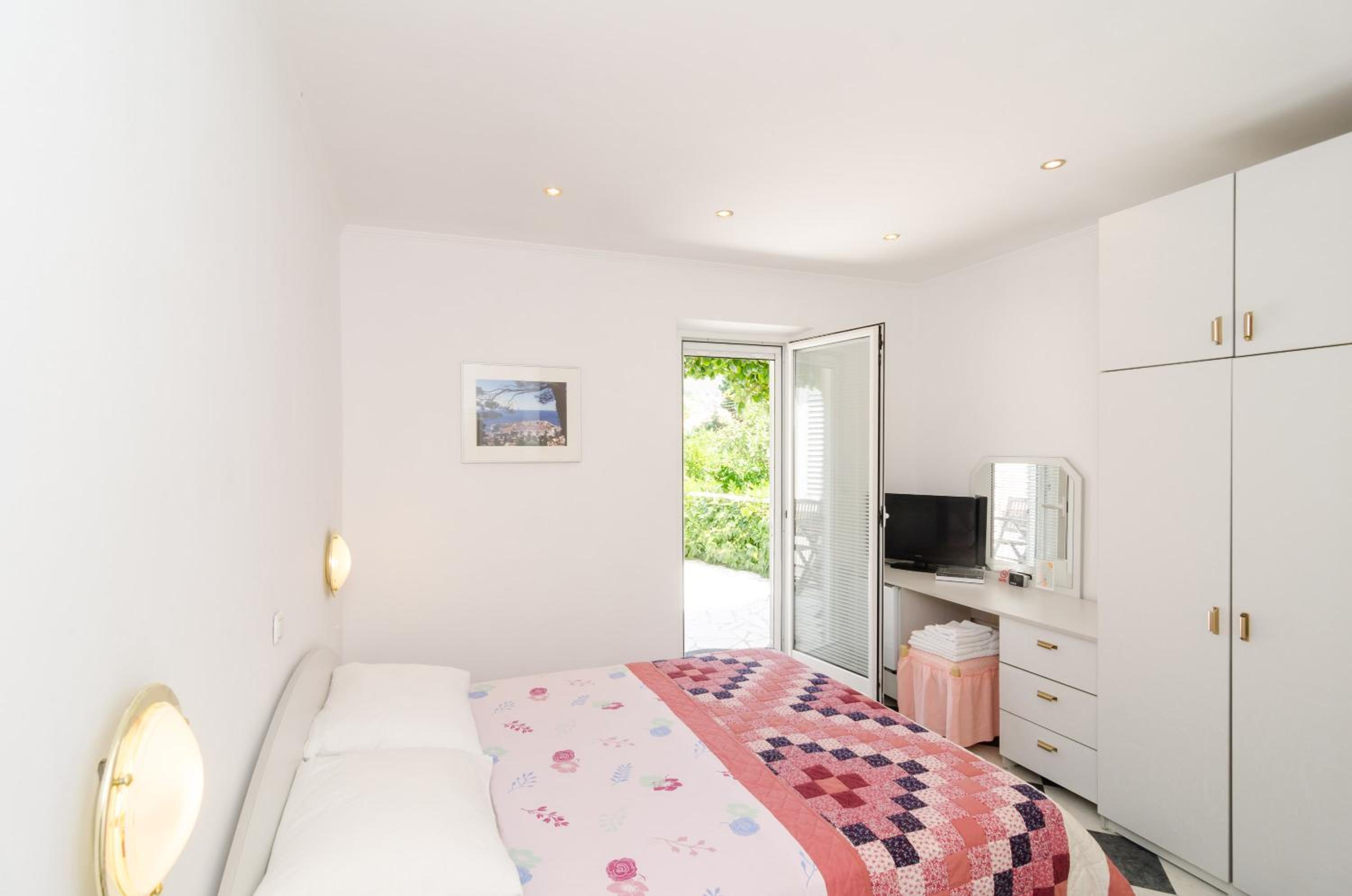 Wisteria Apartment