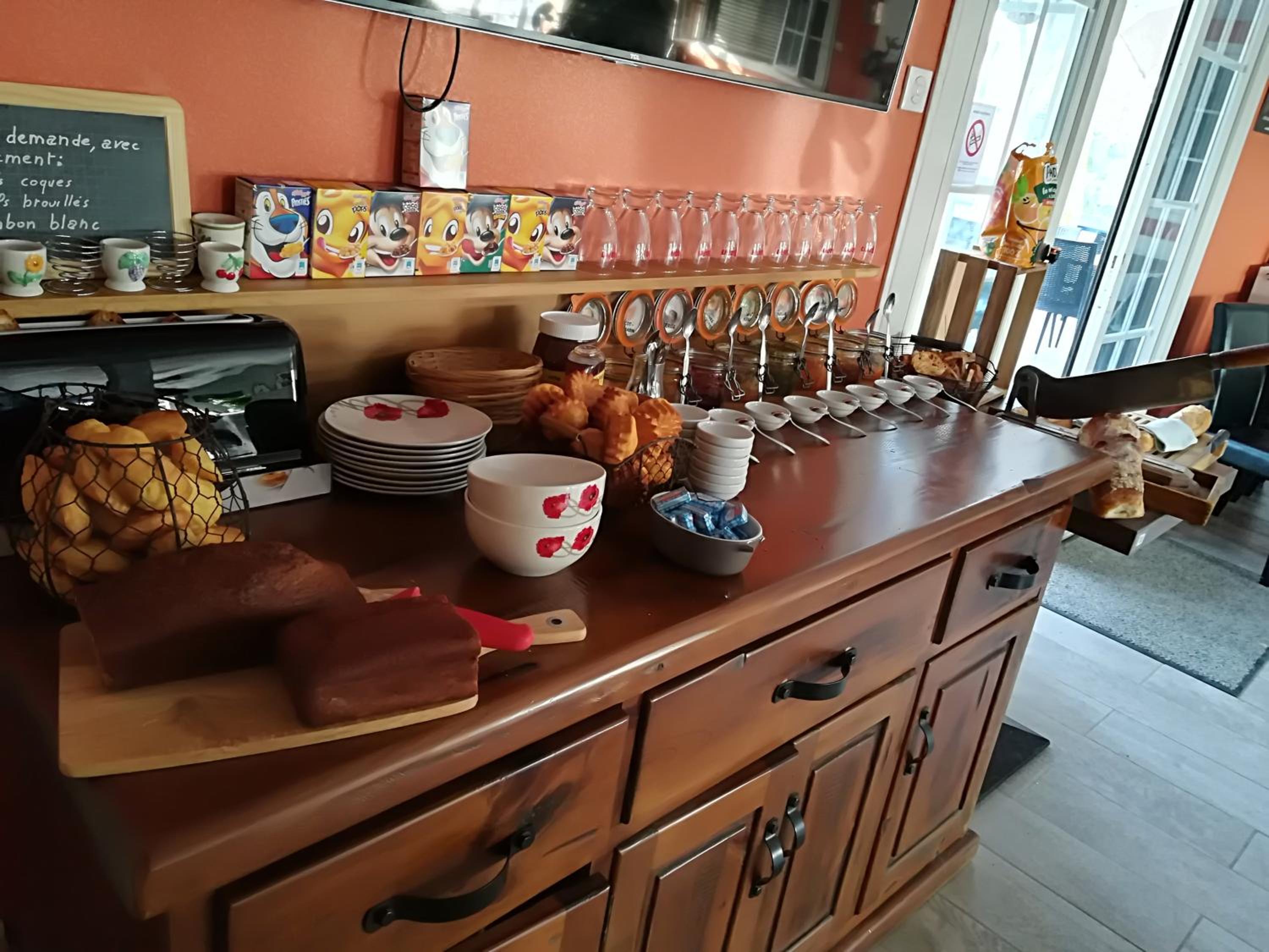 breakfast buffet