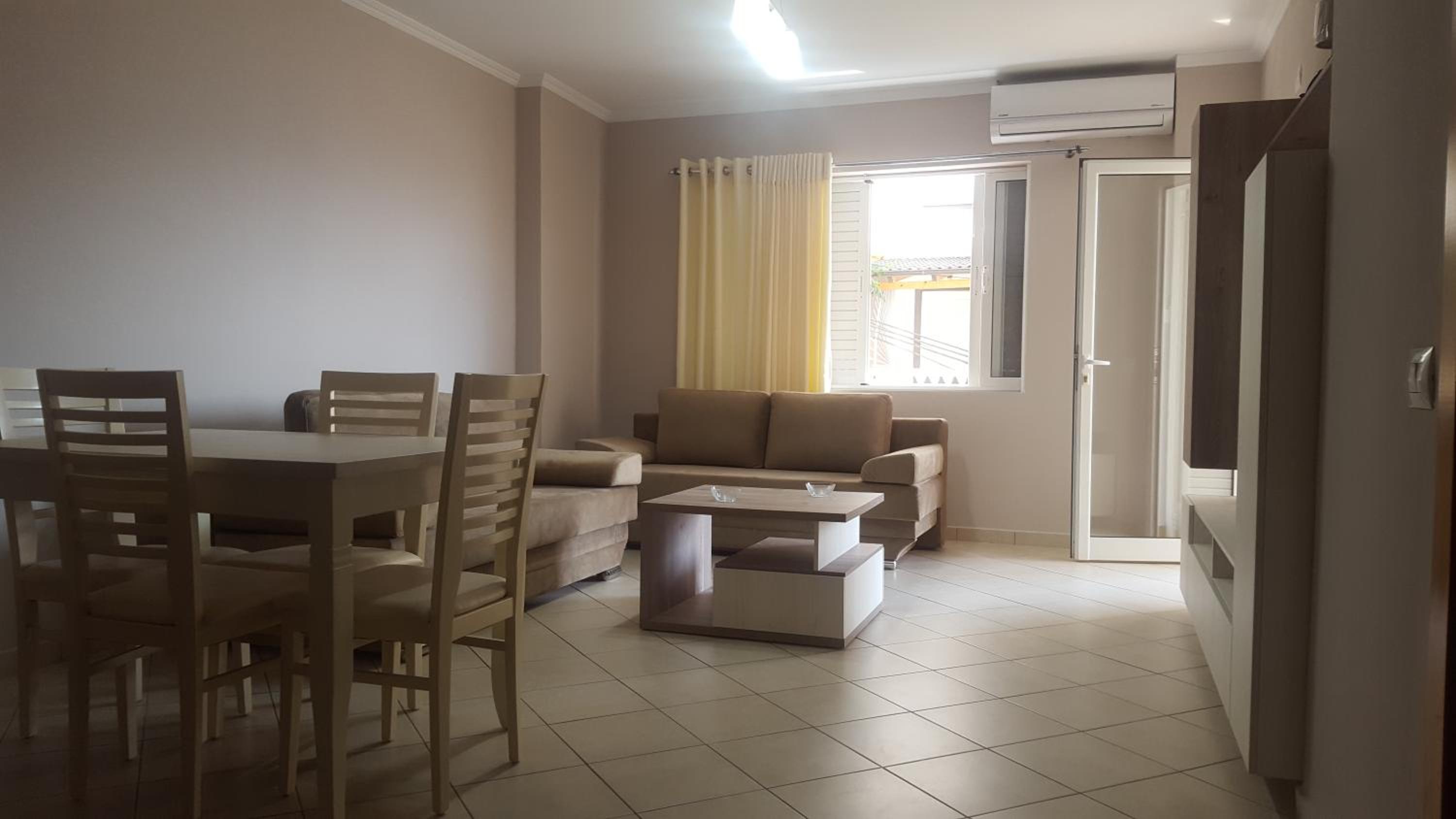 B & D Apartment
