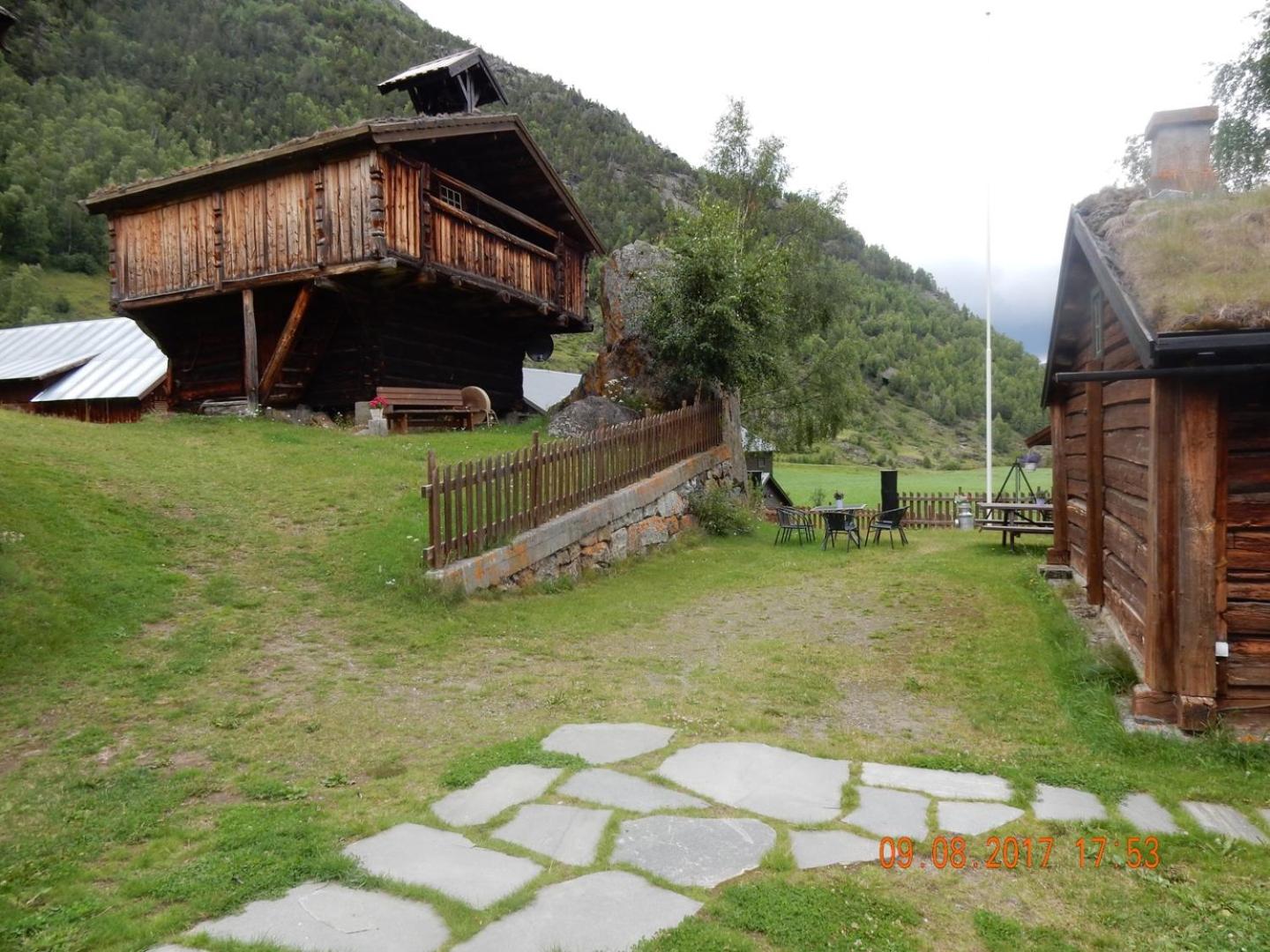Photo 8