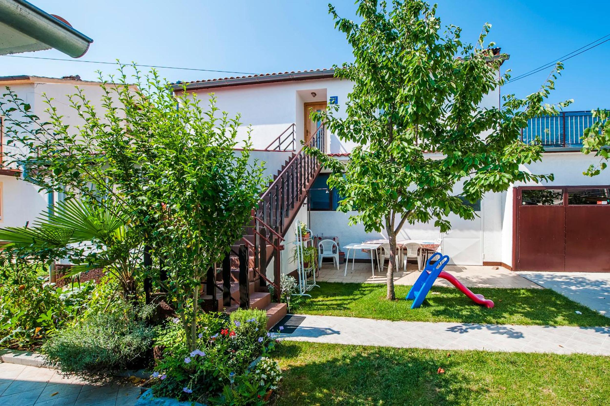 Holiday home and Apartment Dubravka