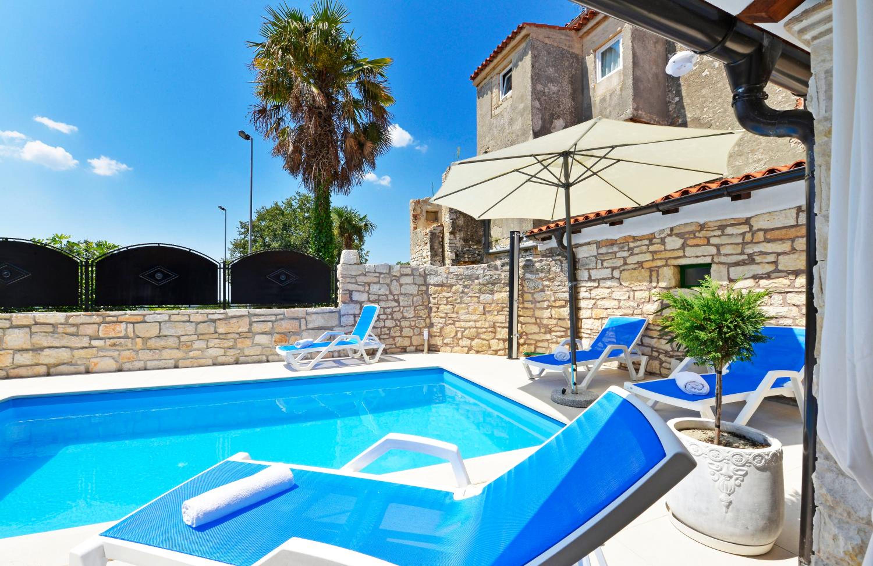 Hotel Lory - Image 1