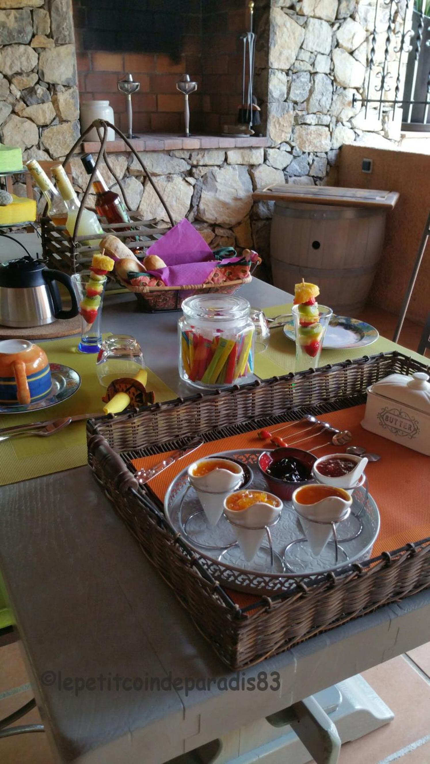 Le Petit Coin de Paradis view 3