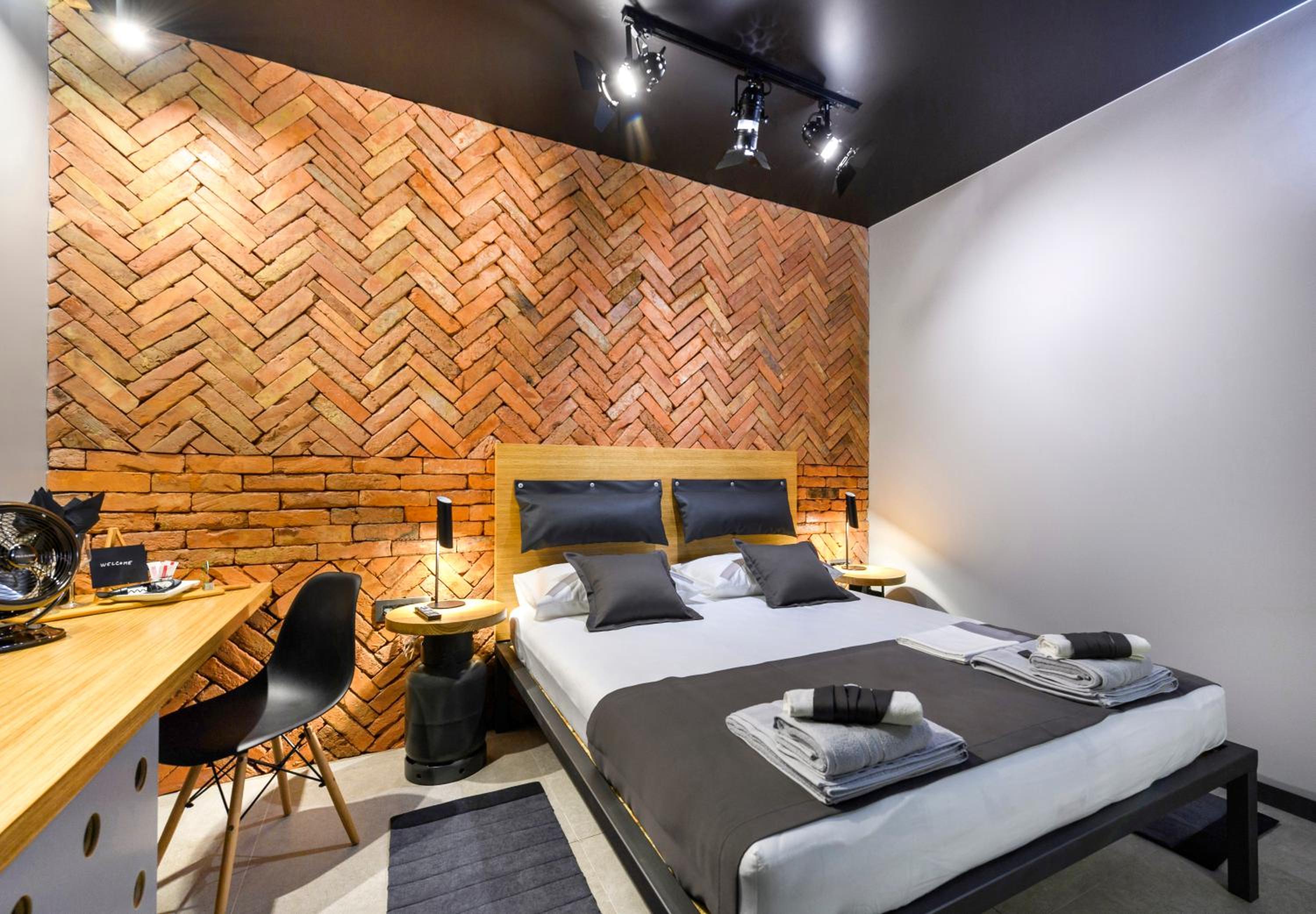 Split Industrial Design Rooms