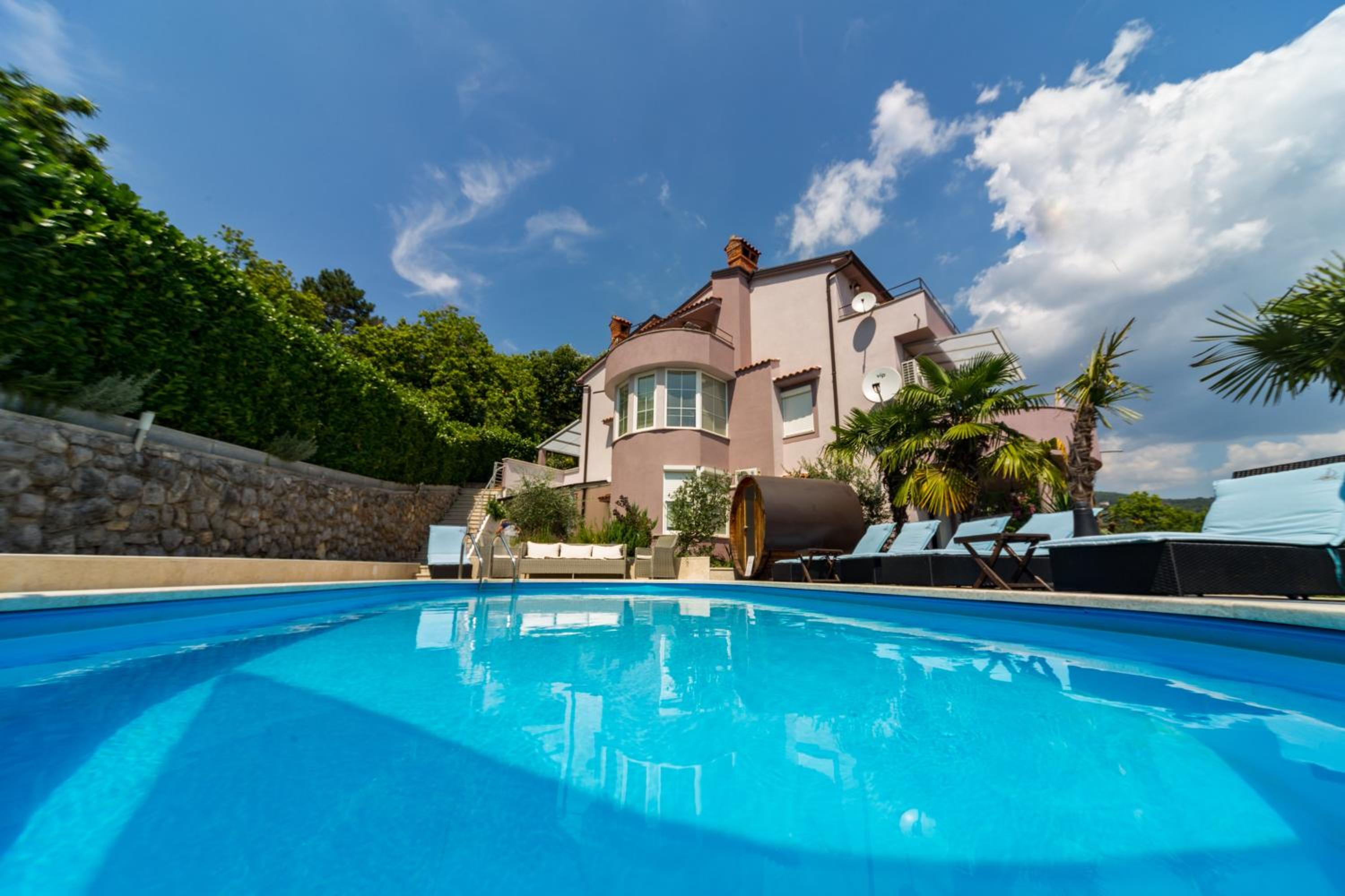 Hotel Apartments Melanie - Image 1