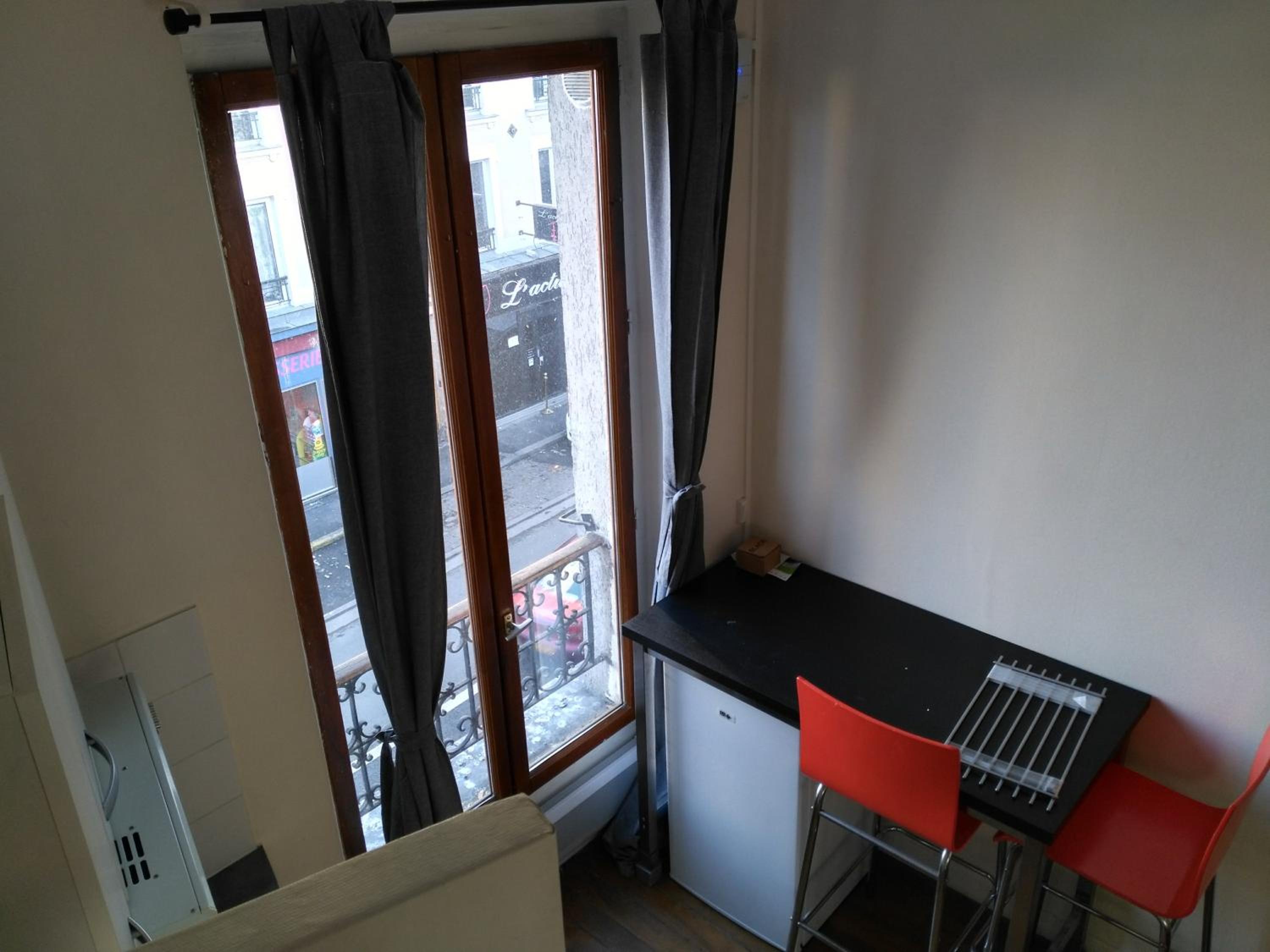 Charming Parisian studio!