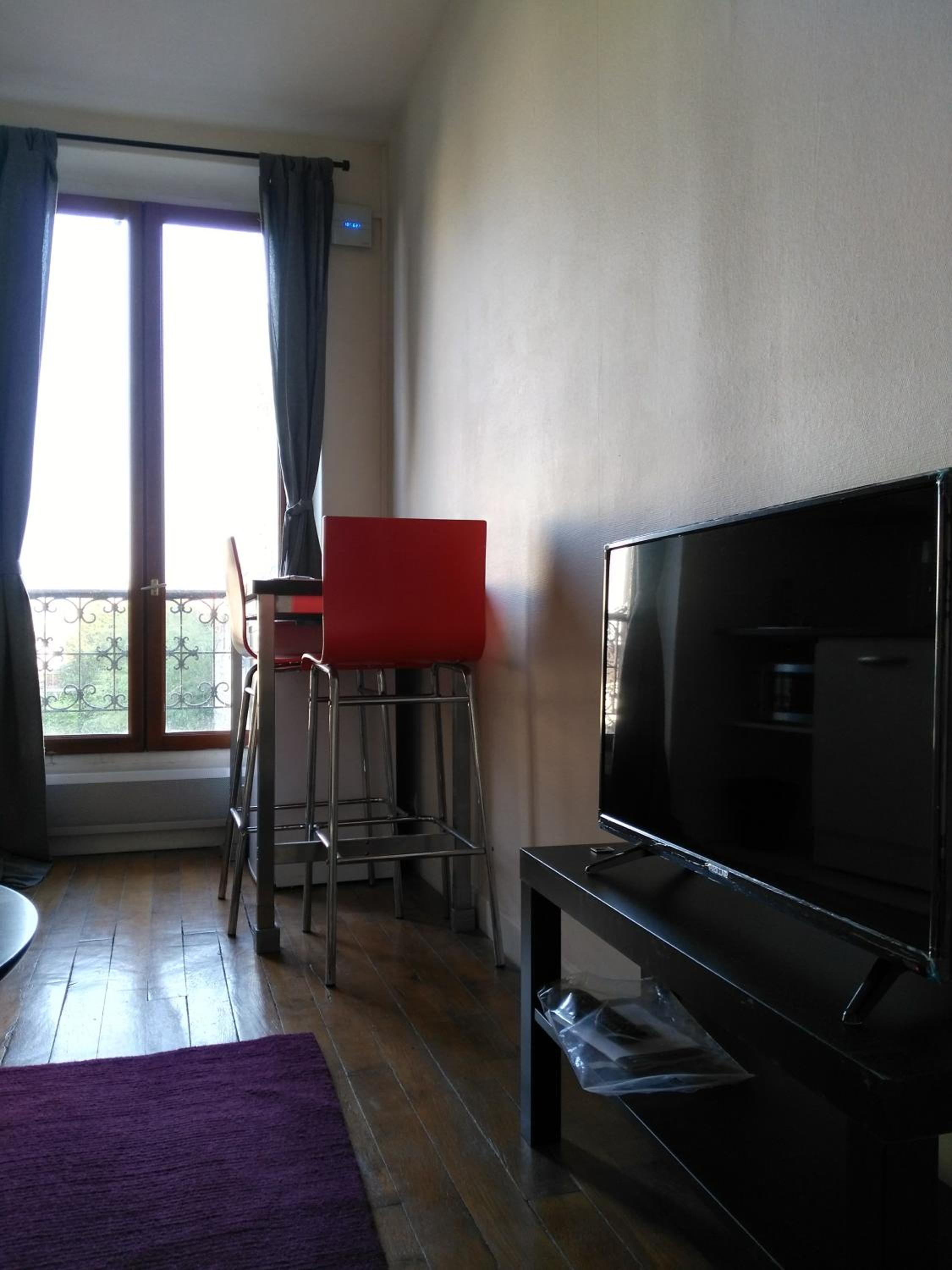 Charming Parisian studio!