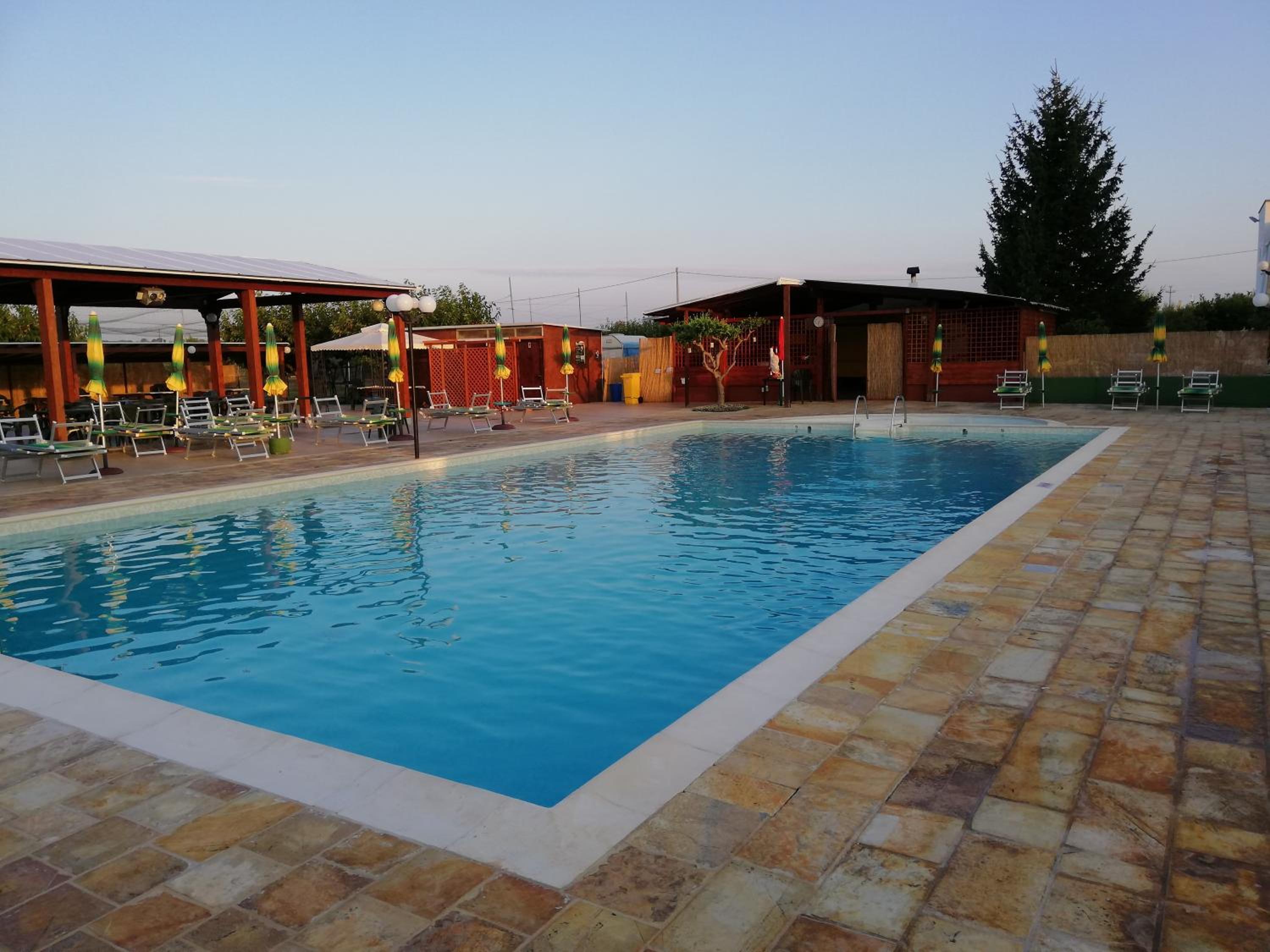 swimming pool