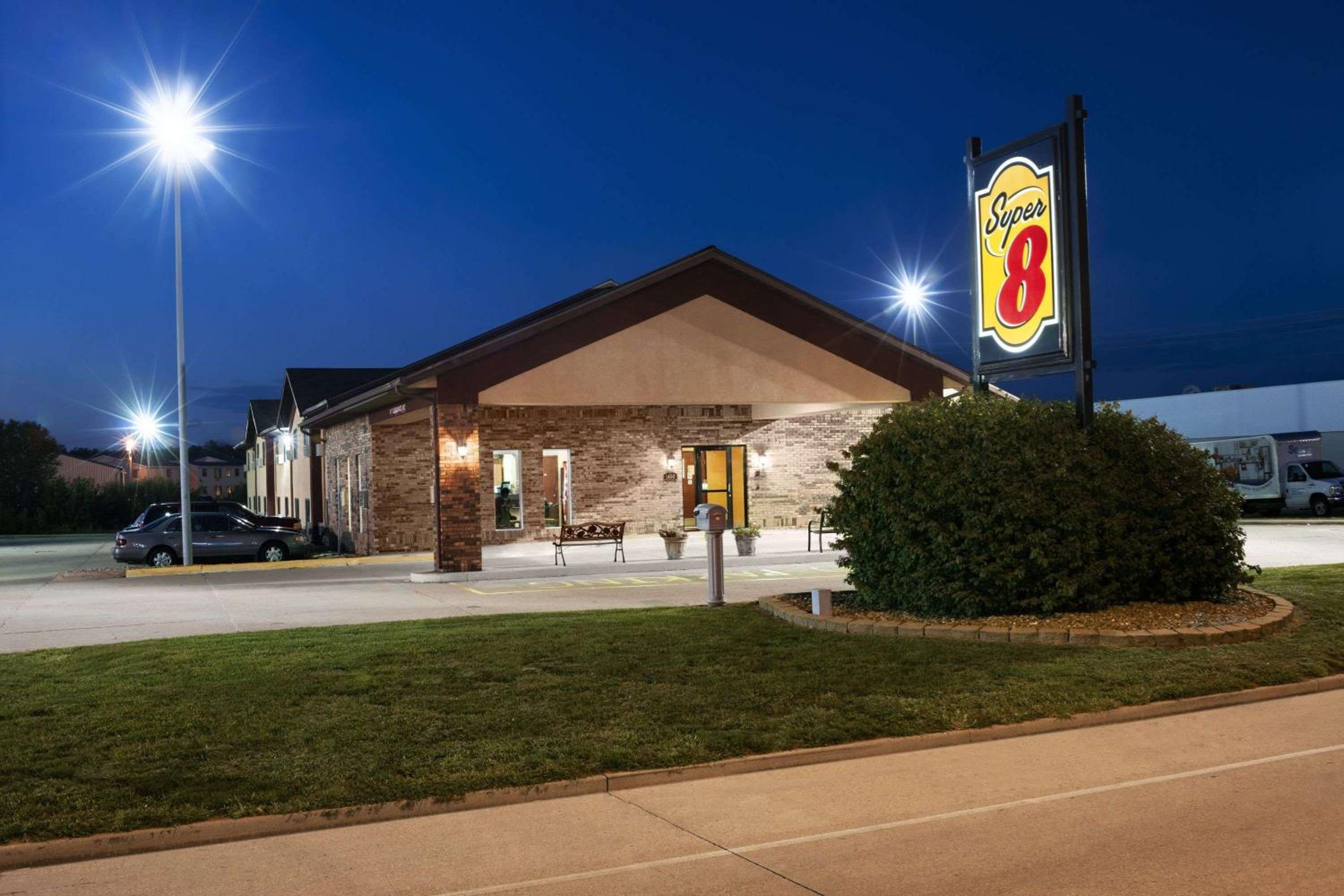 Effingham Vacations - Super 8 by Wyndham Effingham - Property Image 19