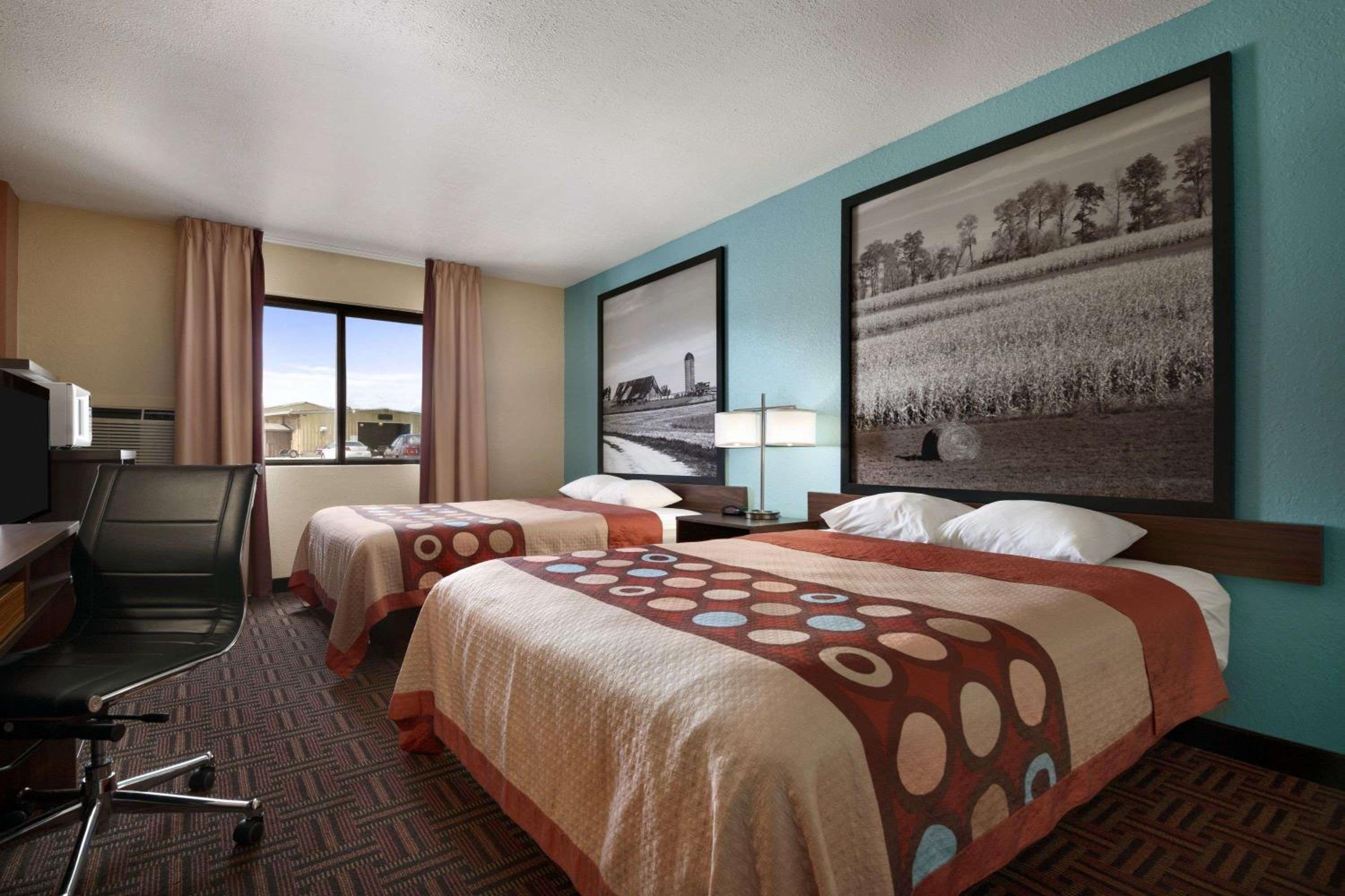 Effingham Vacations - Super 8 by Wyndham Effingham - Property Image 14