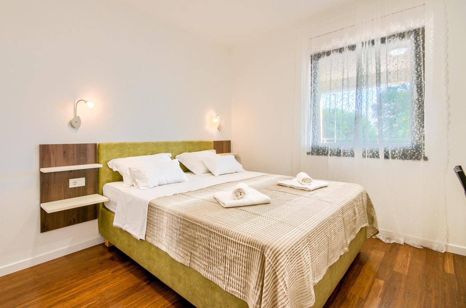 Rooms K&T sea side luxury view 5