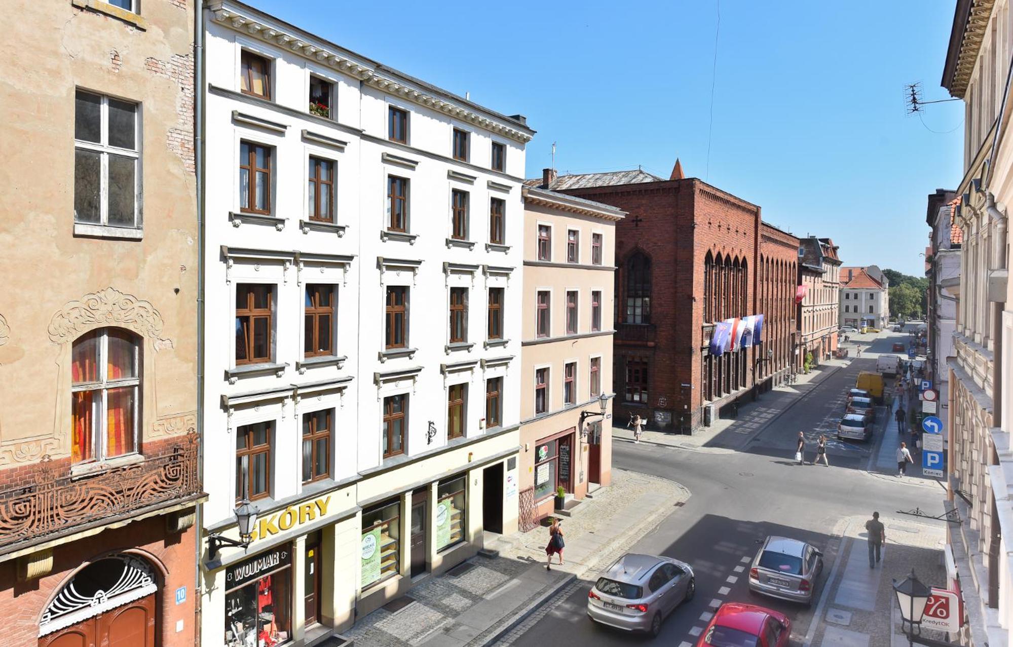 Metropolis Apartment
