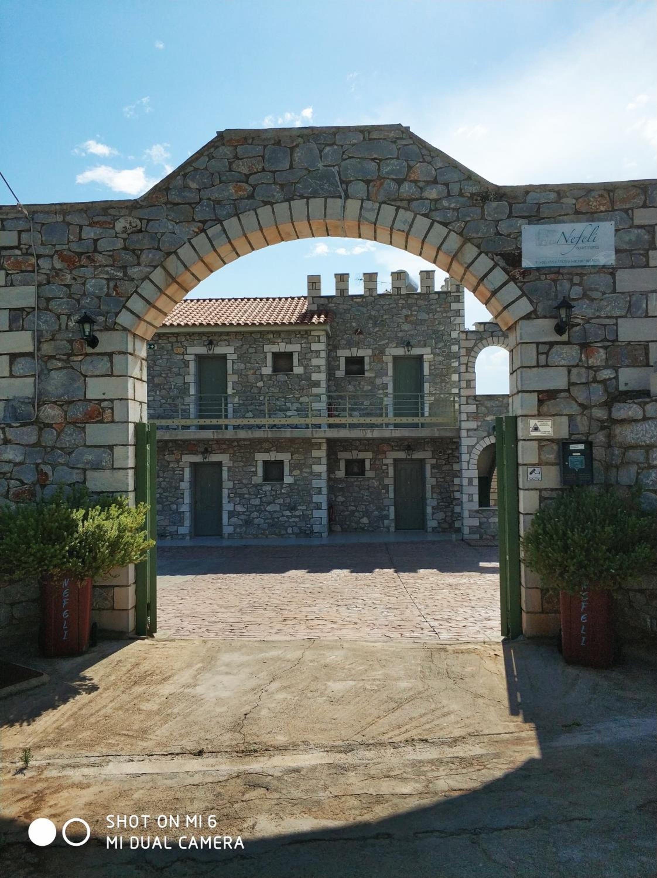 Nefeli Apartments
