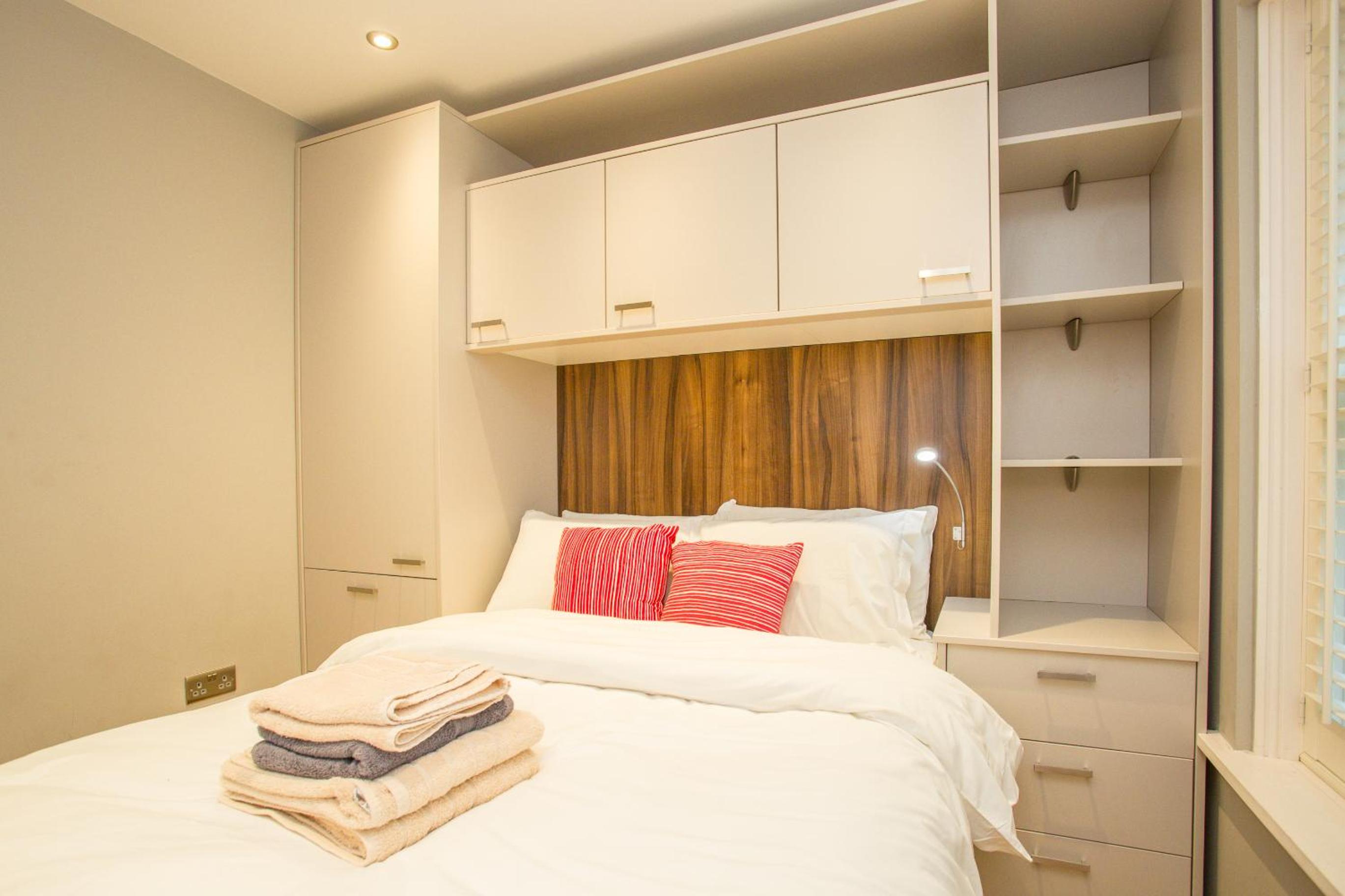 The Escalier Mews - Bright 3BDR Home
