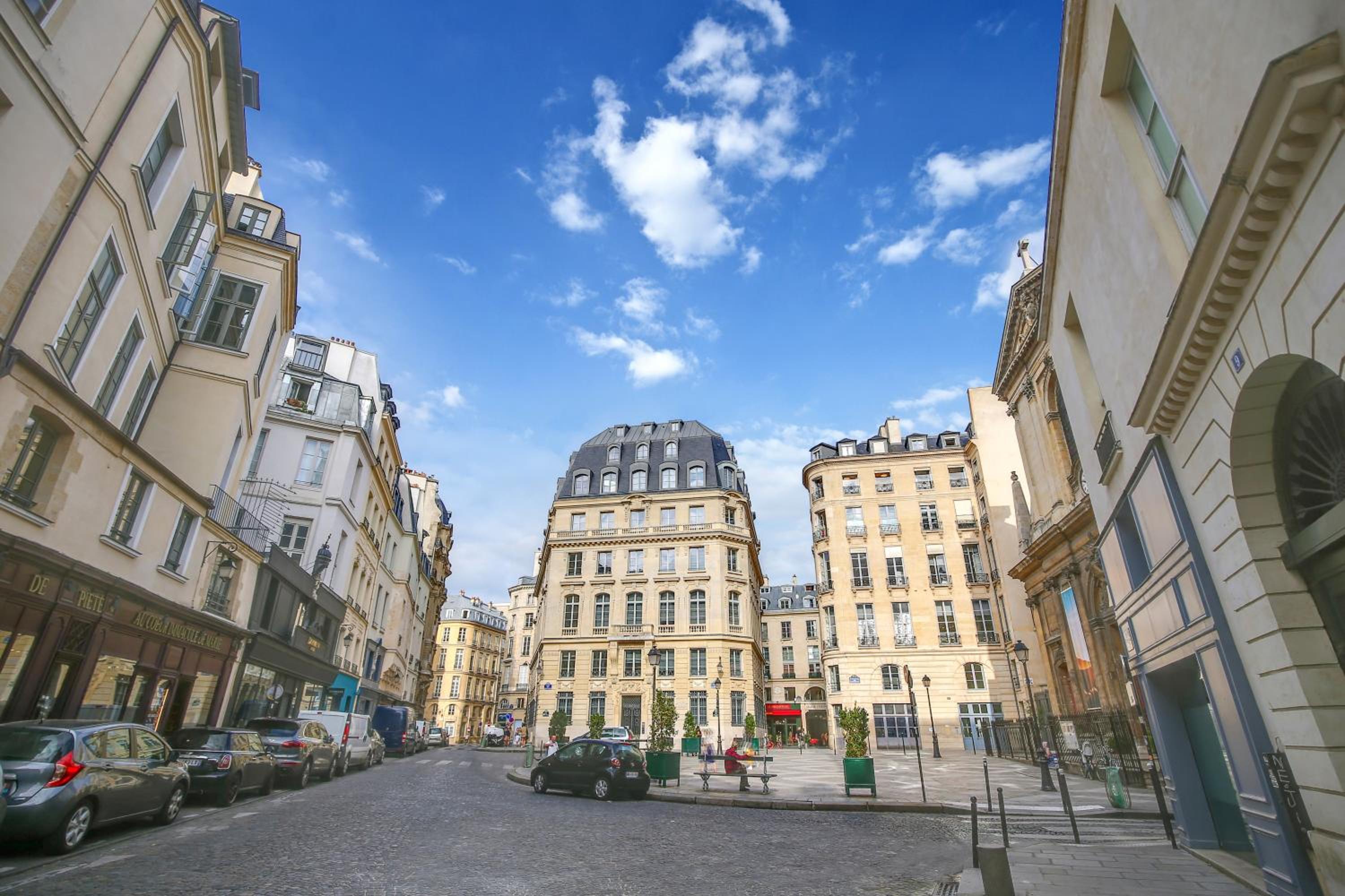 Luxury Apartment Paris Louvre