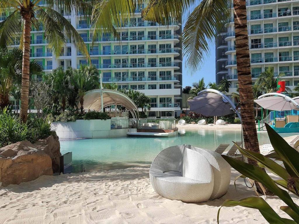 Azure Peaceful and Beachy Staycation view 4