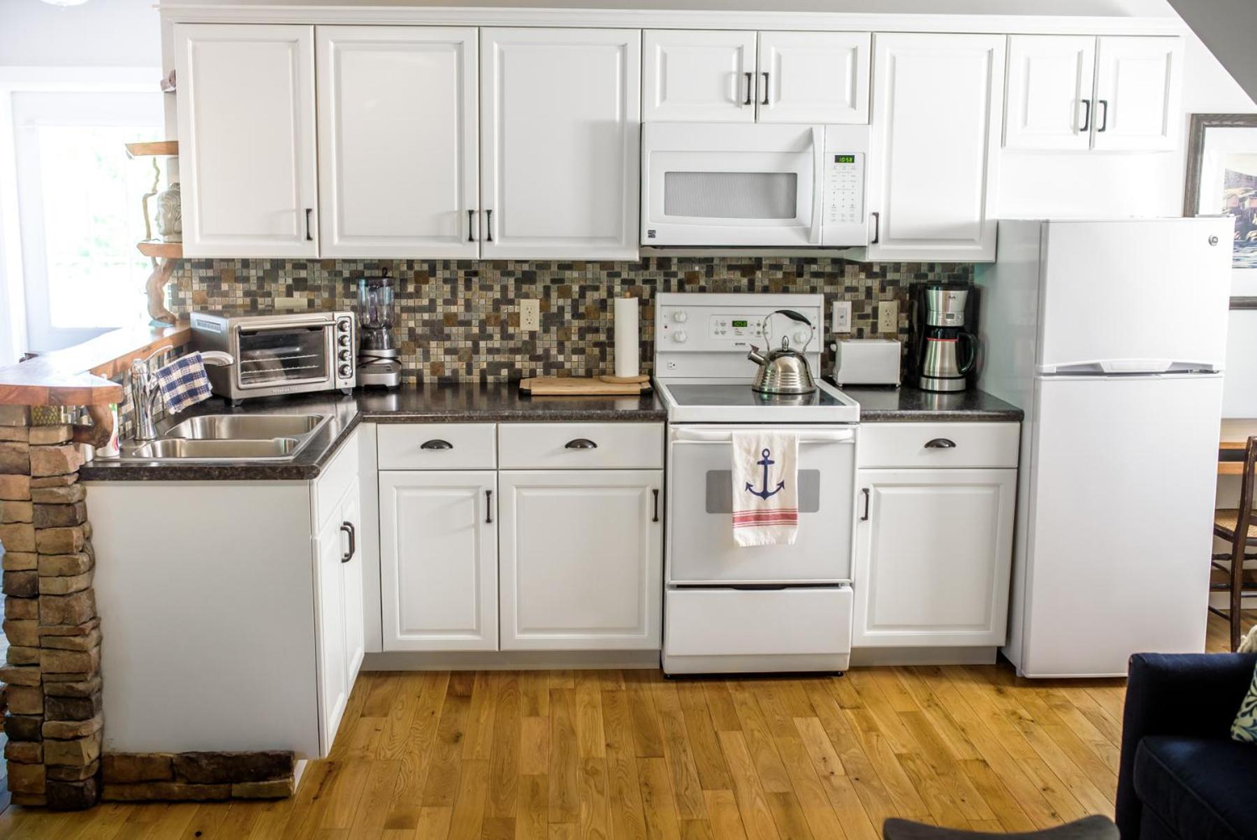 The Kitch'inn - Boutique Inn and Wine Bar