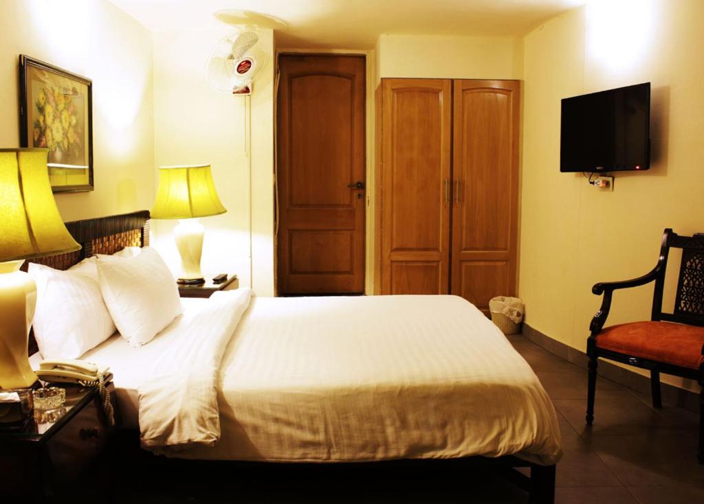 hotel room