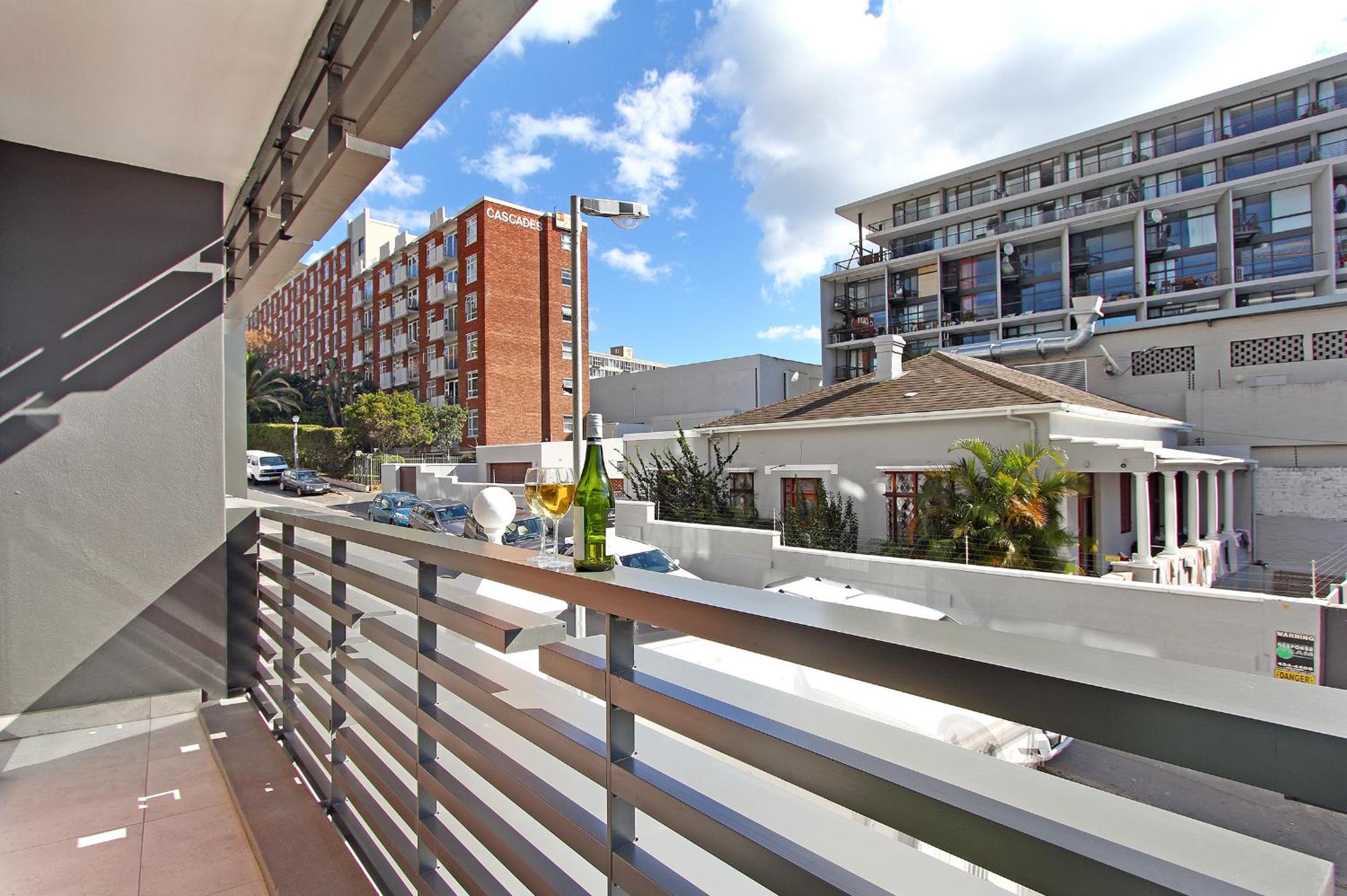 Chelsea Luxury Suites by TotalStay view 3