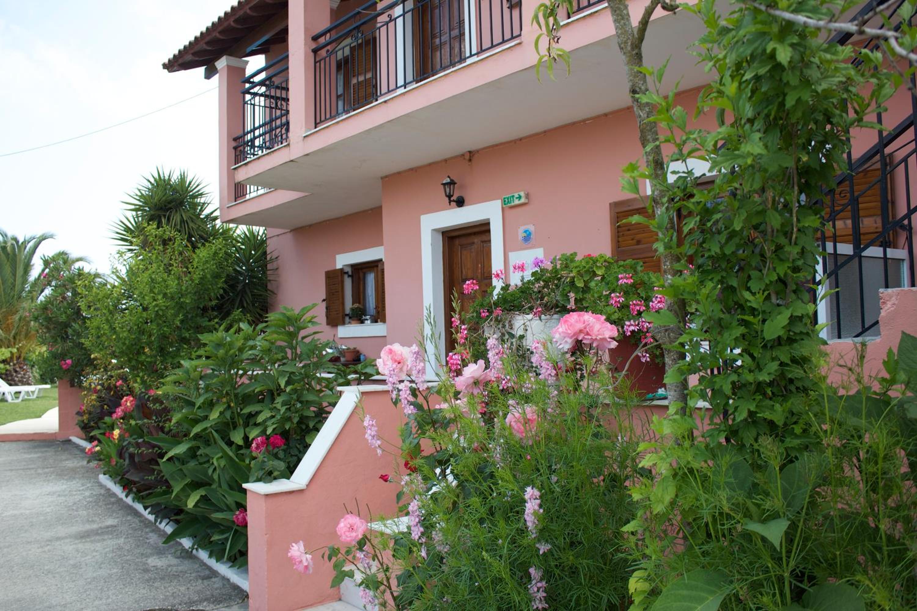 Chrysanthy Apartments