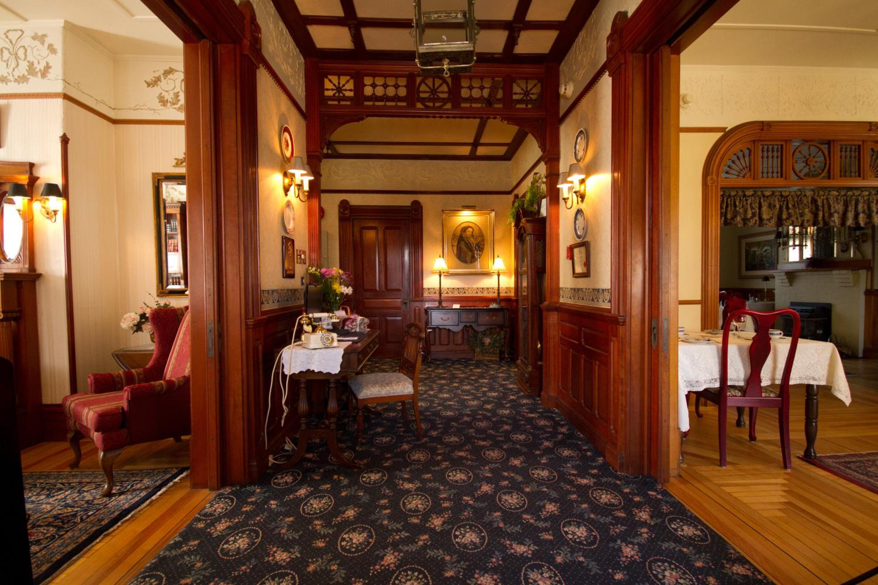 Victoria's Historic Inn