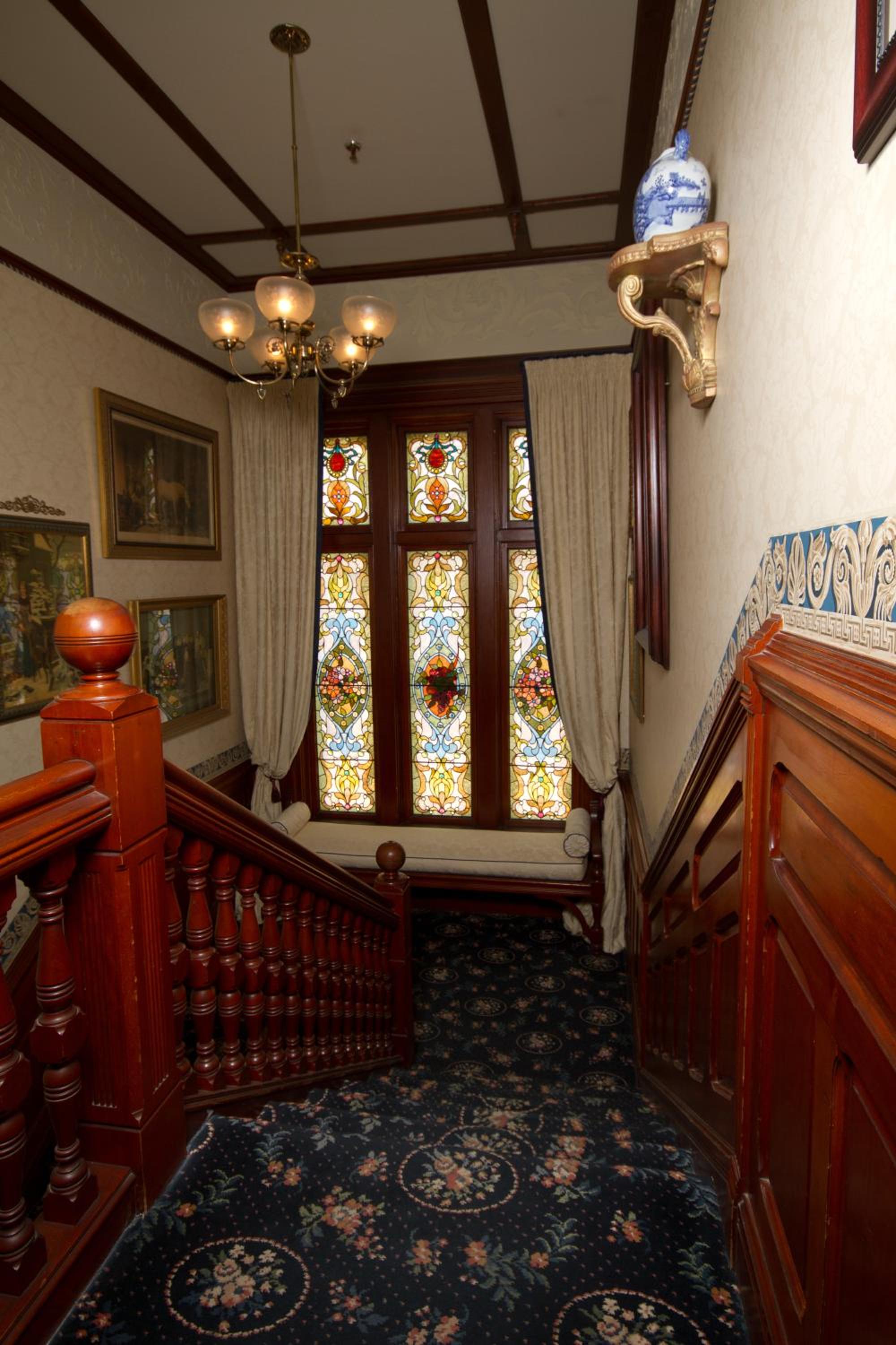 Victoria's Historic Inn