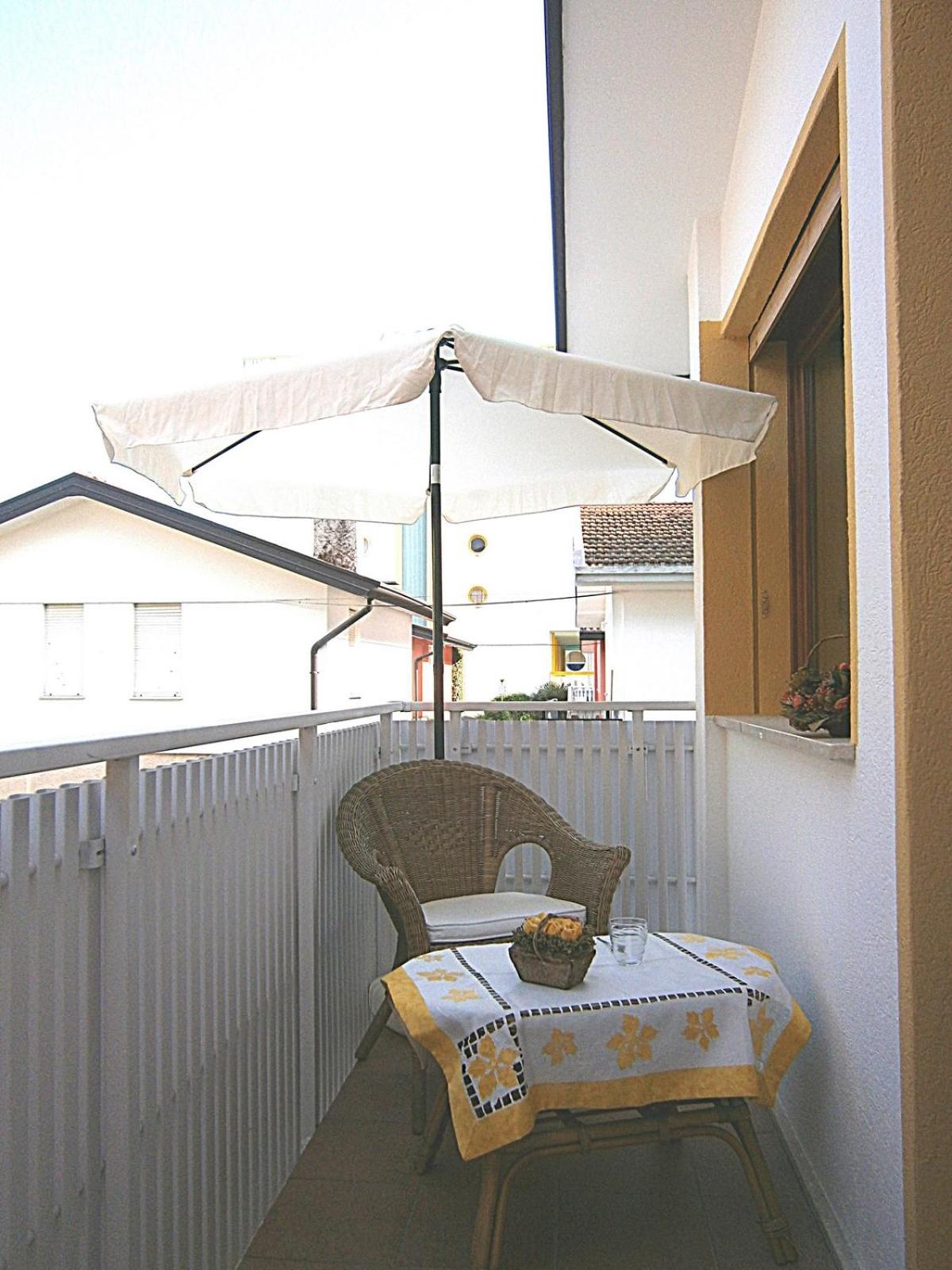 Photo 33